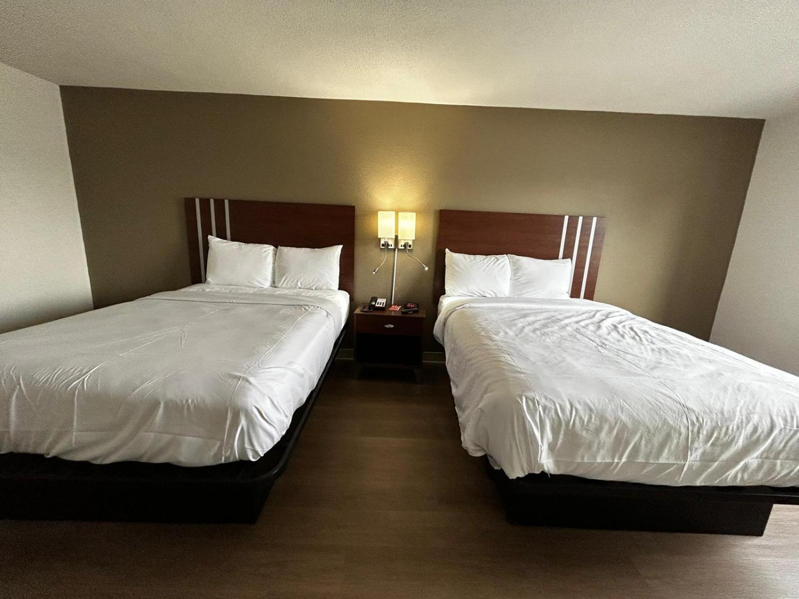 Econo Lodge Inn & Suites Chambersburg Central photo 36