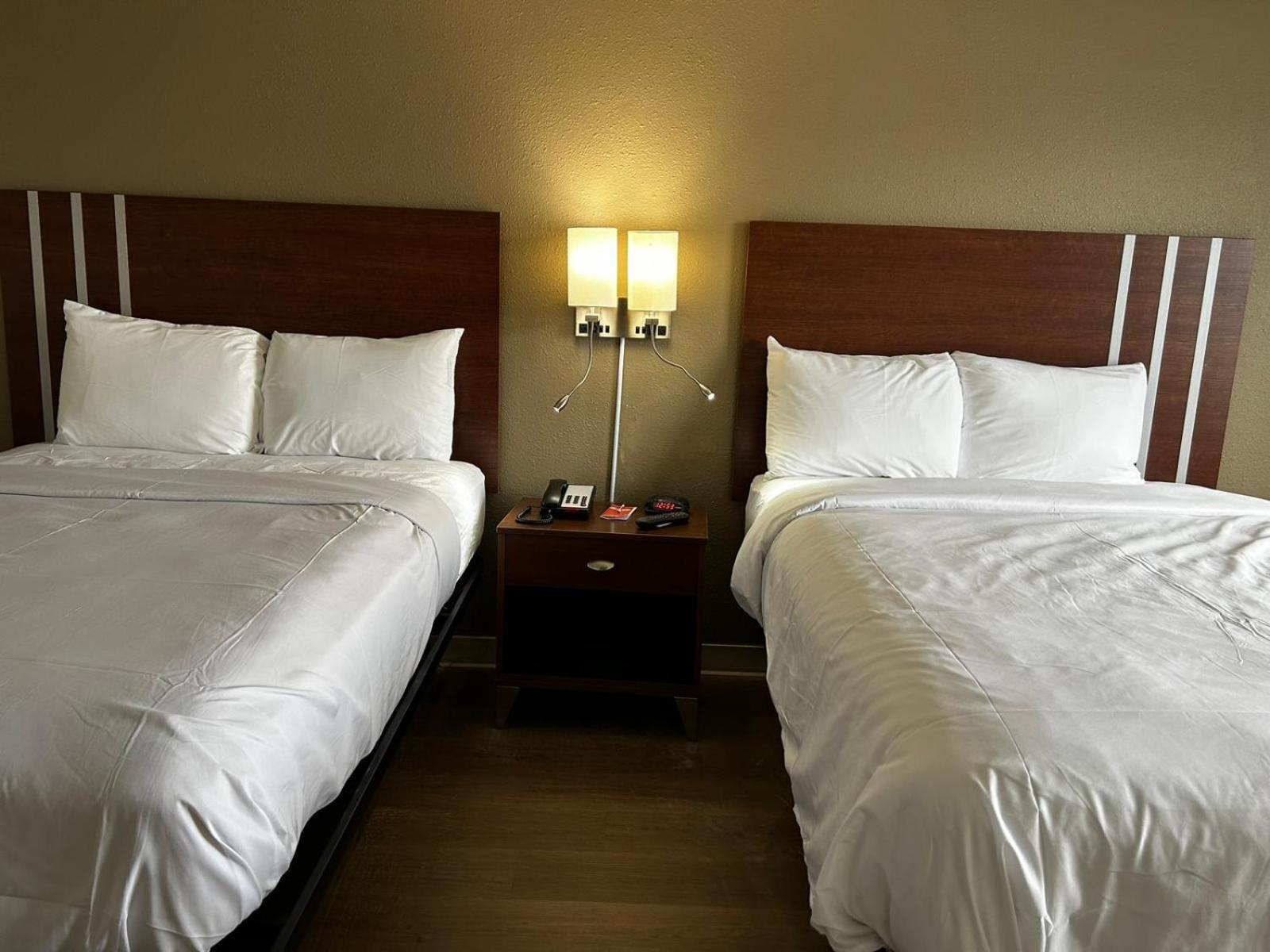 Econo Lodge Inn & Suites Chambersburg Central photo 32
