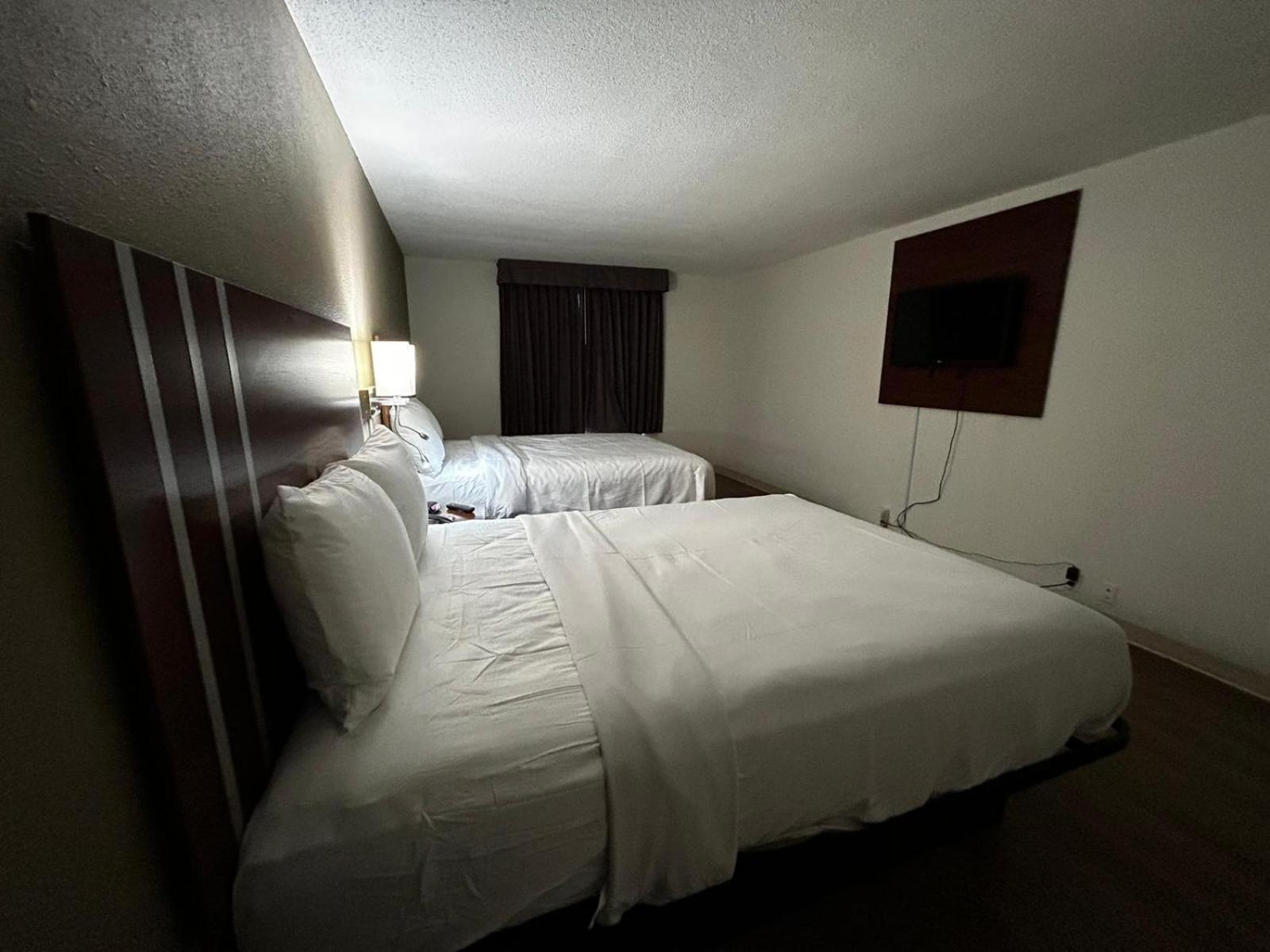 Econo Lodge Inn & Suites Chambersburg Central photo 42