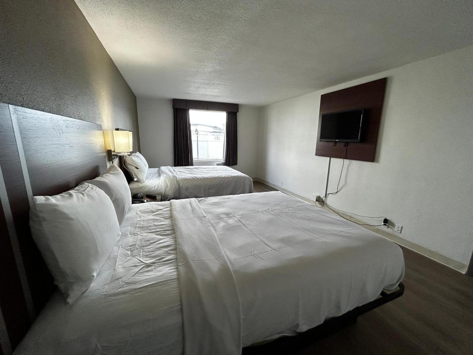 Econo Lodge Inn & Suites Chambersburg Central photo 38