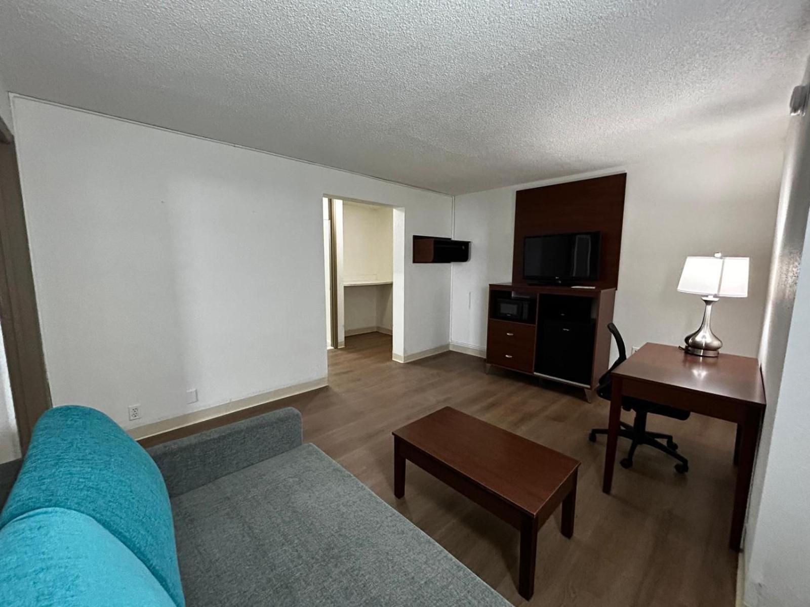 Econo Lodge Inn & Suites Chambersburg Central photo 53