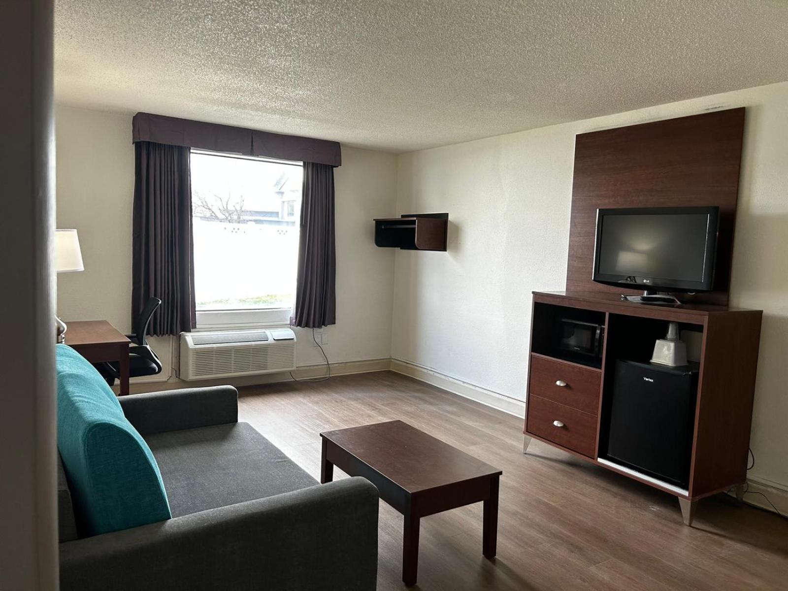Econo Lodge Inn & Suites Chambersburg Central photo 51