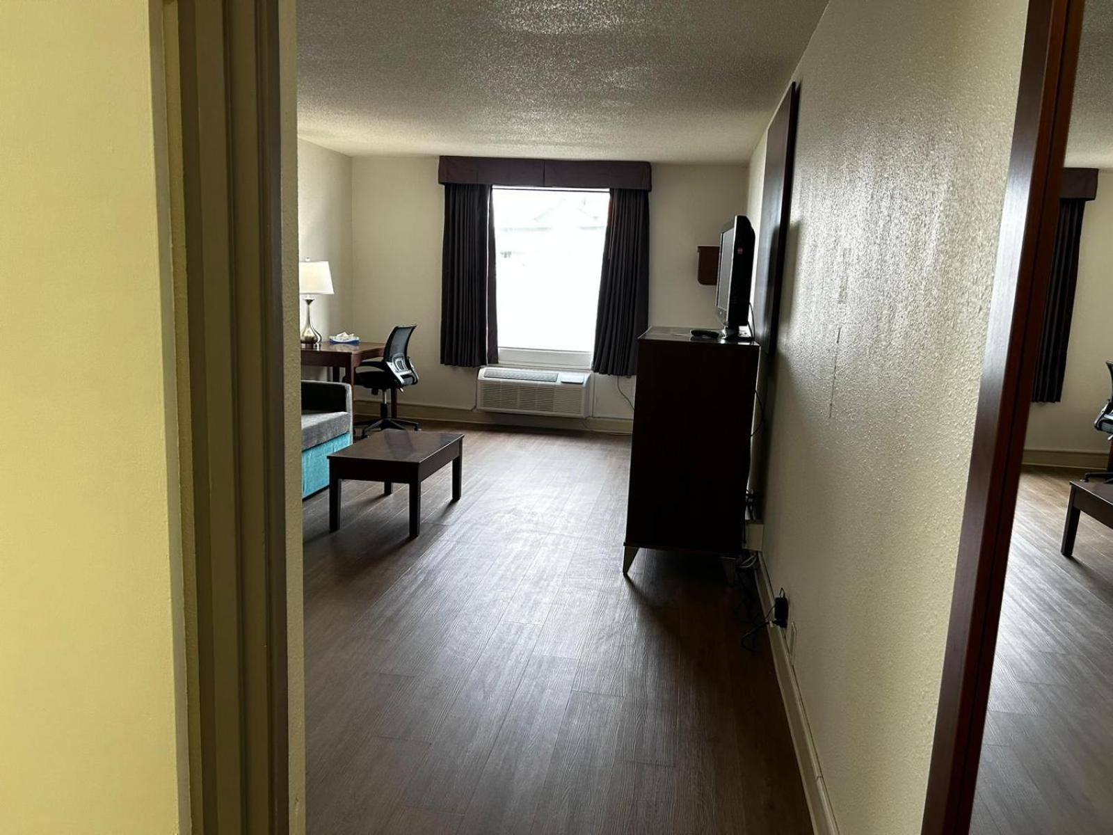 Econo Lodge Inn & Suites Chambersburg Central photo 50