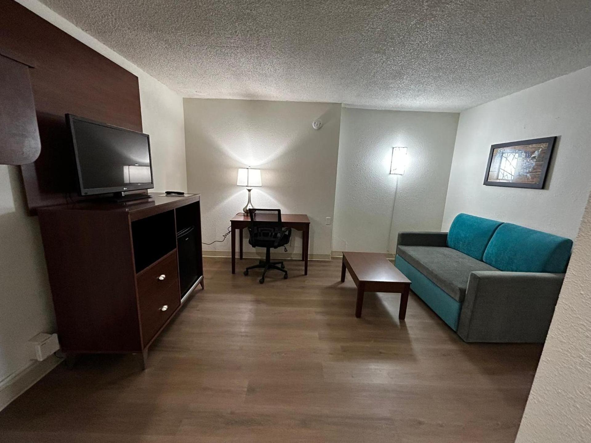 Econo Lodge Inn & Suites Chambersburg Central photo 60