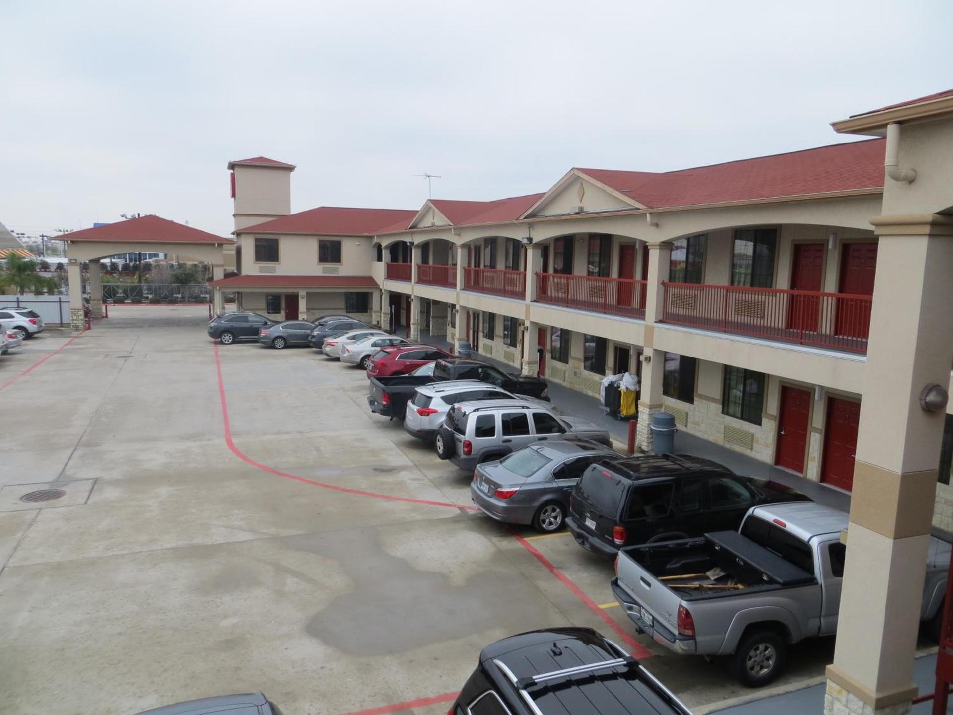 Platinum Inn Katy photo 7