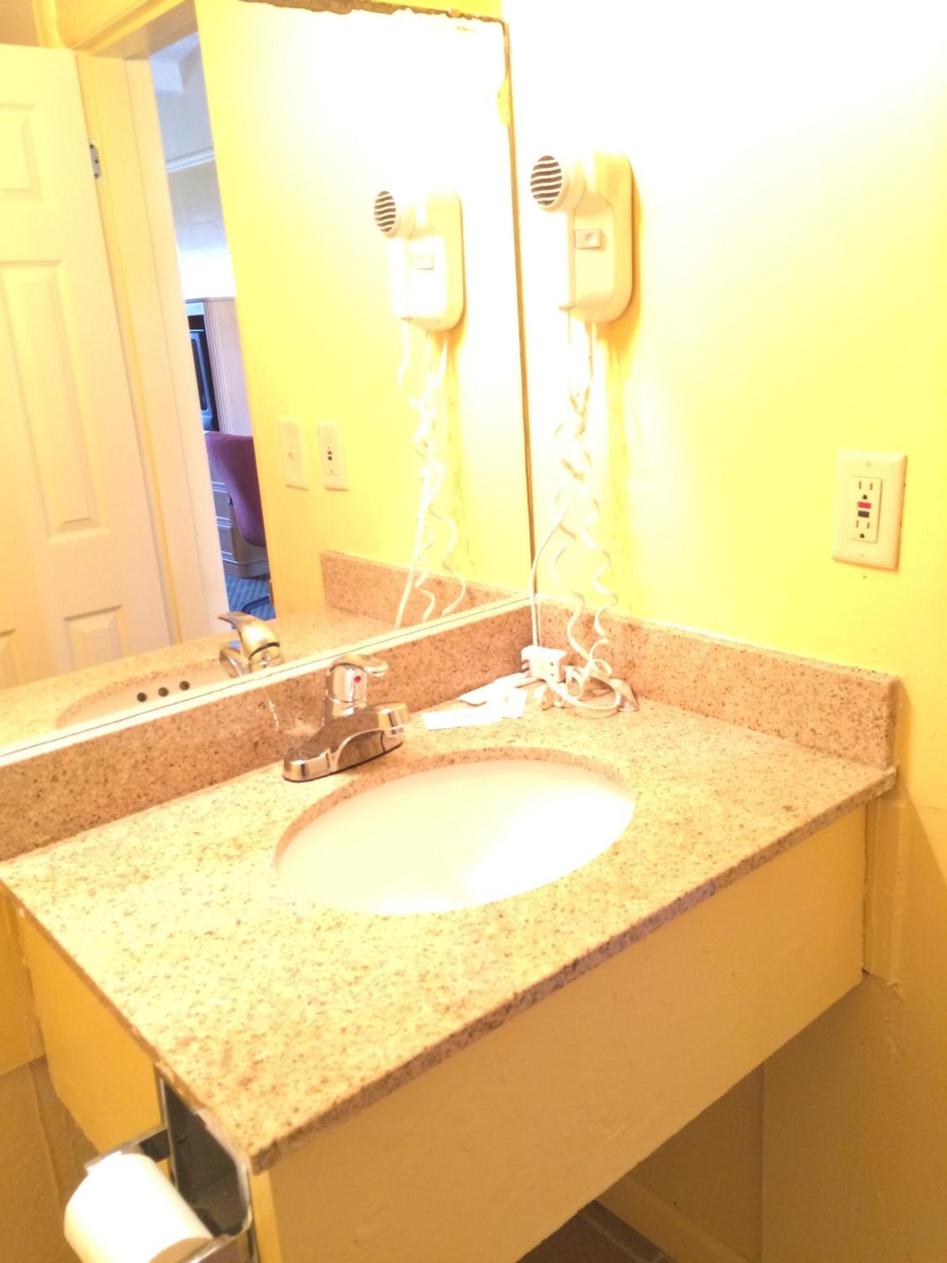 Scottish Inn - Nashville photo 35