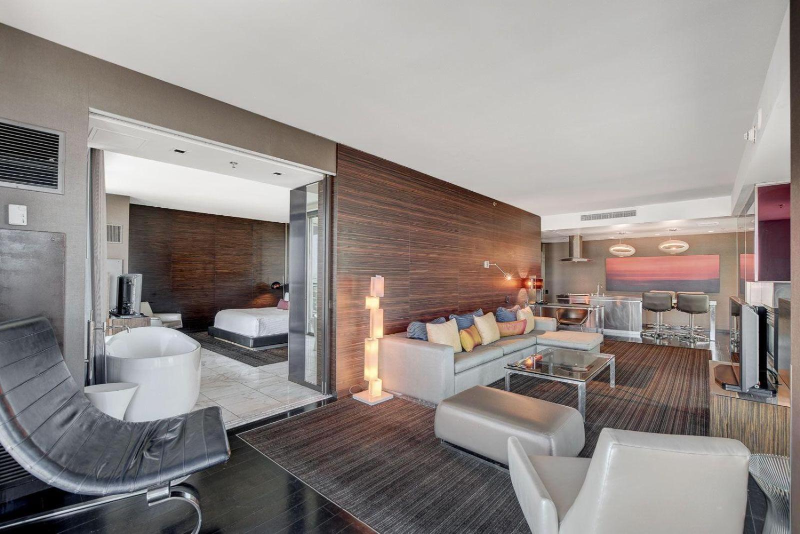 One Bedroom Suite with Strip Views 22nd Floor. photo 16