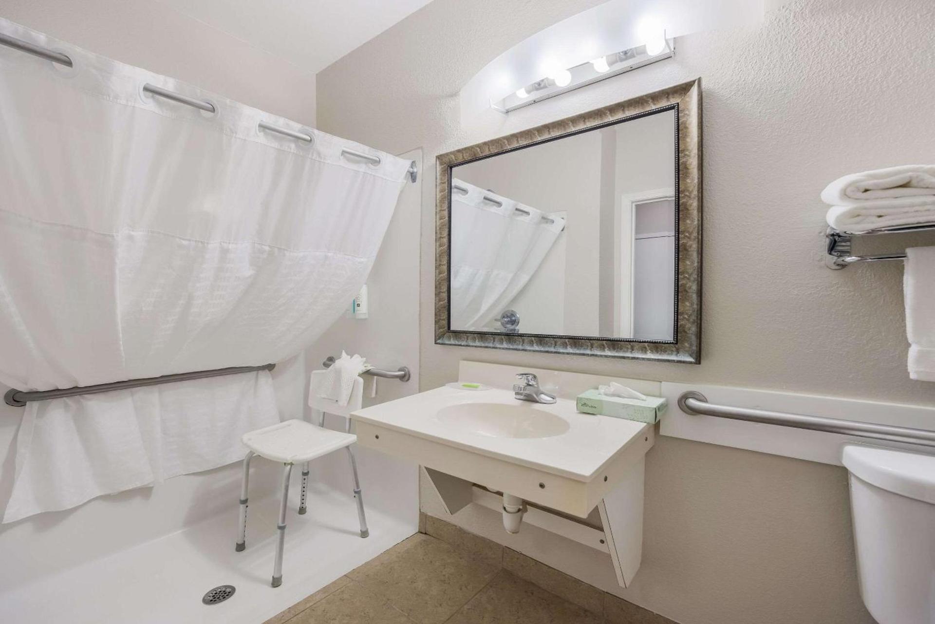 Quality Inn Moultrie photo 13