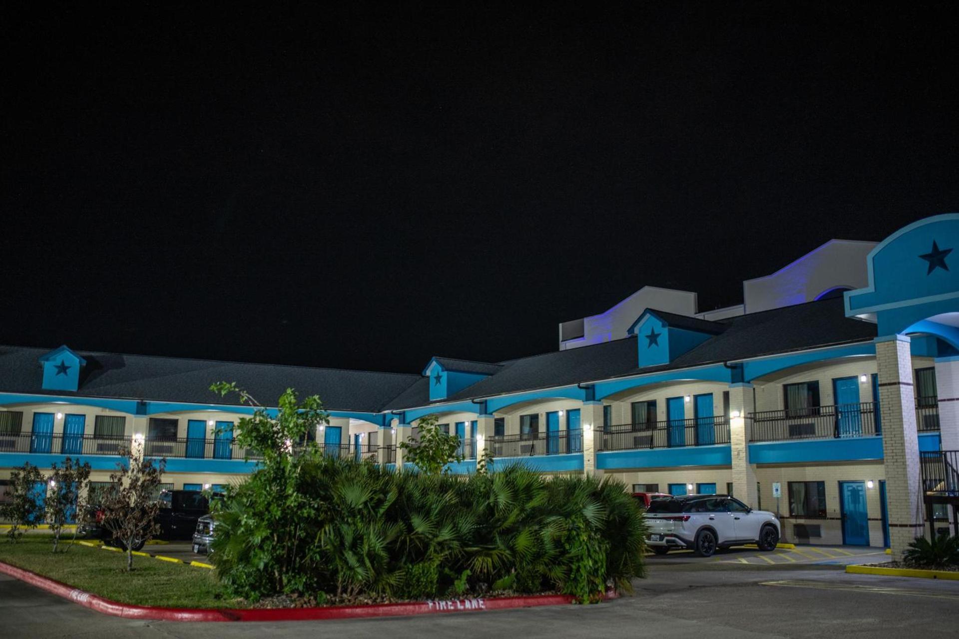 Hotel Bliss Kemah photo 3