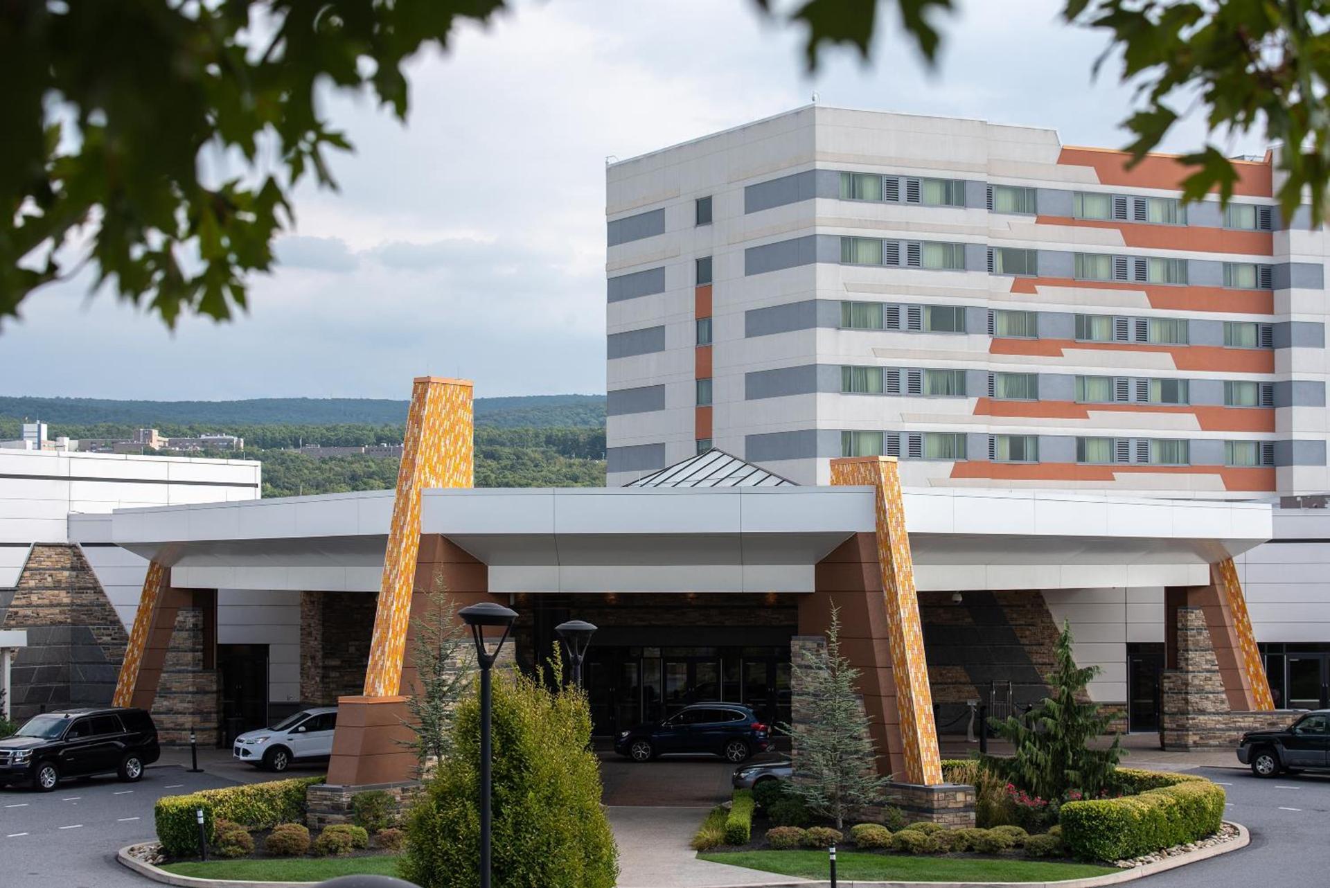 Mohegan Pennsylvania Casino Resort - Adults Only photo 30