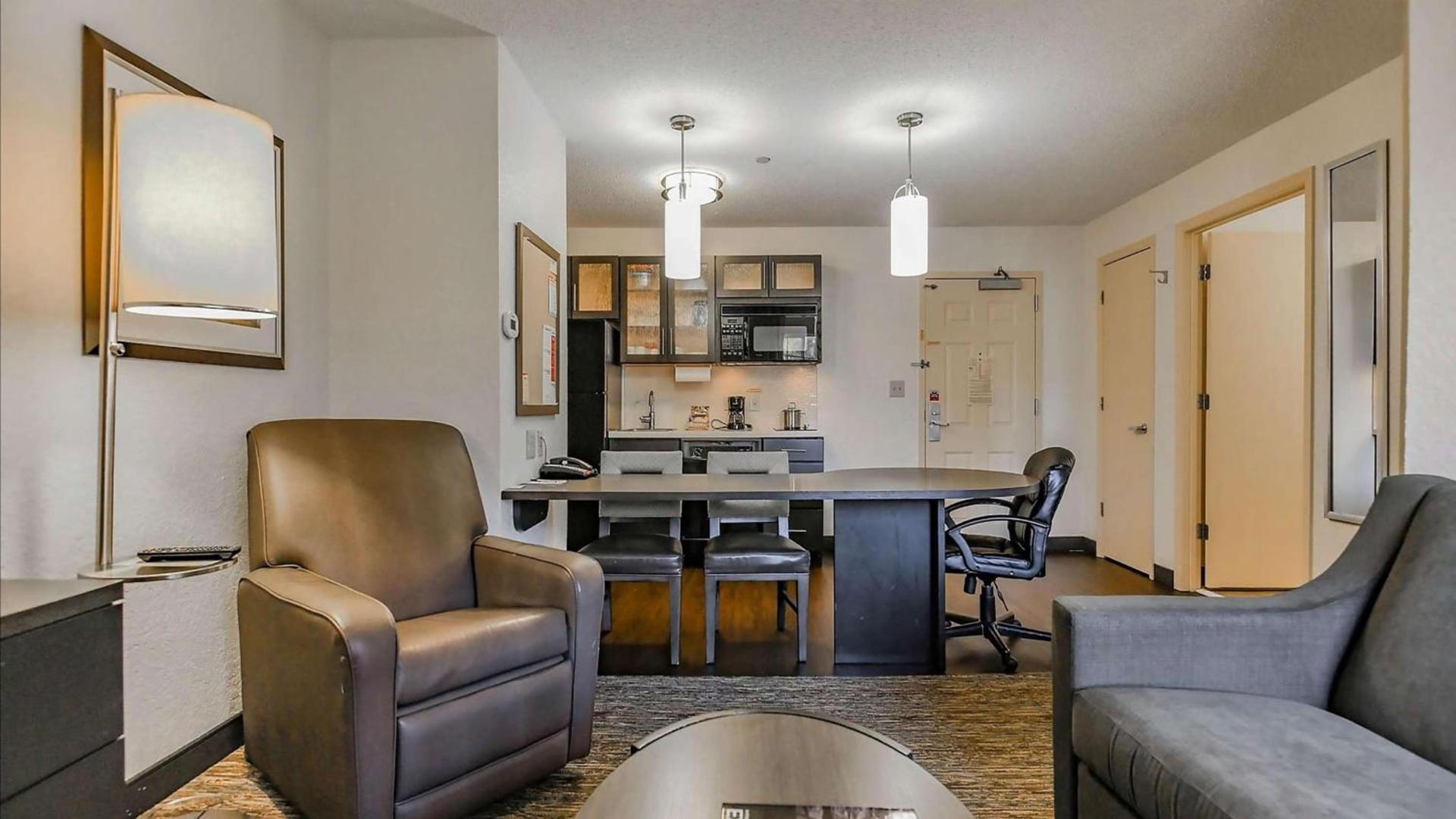 Sonesta Simply Suites Oklahoma City Airport photo 15