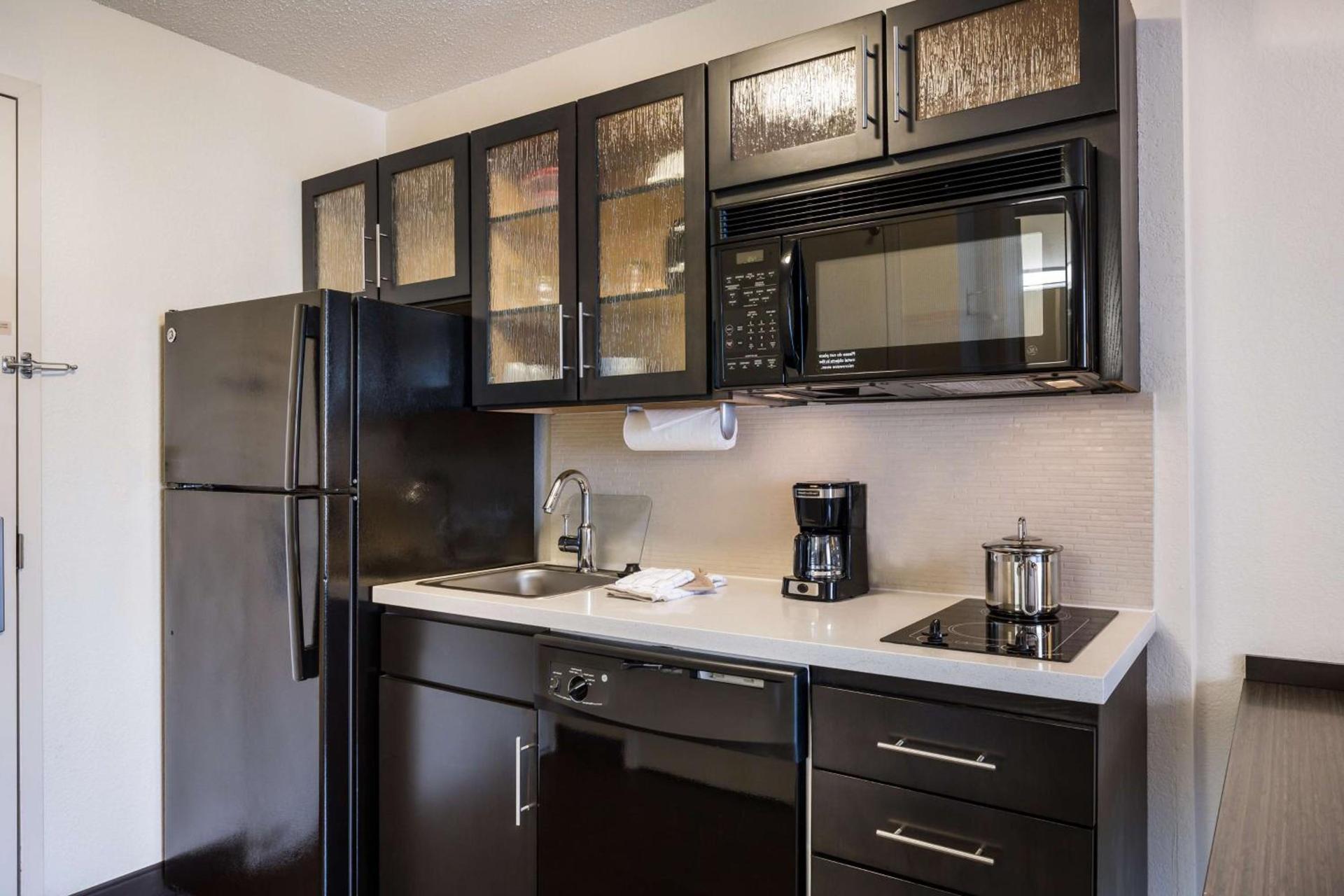 Sonesta Simply Suites Phoenix Glendale photo 25