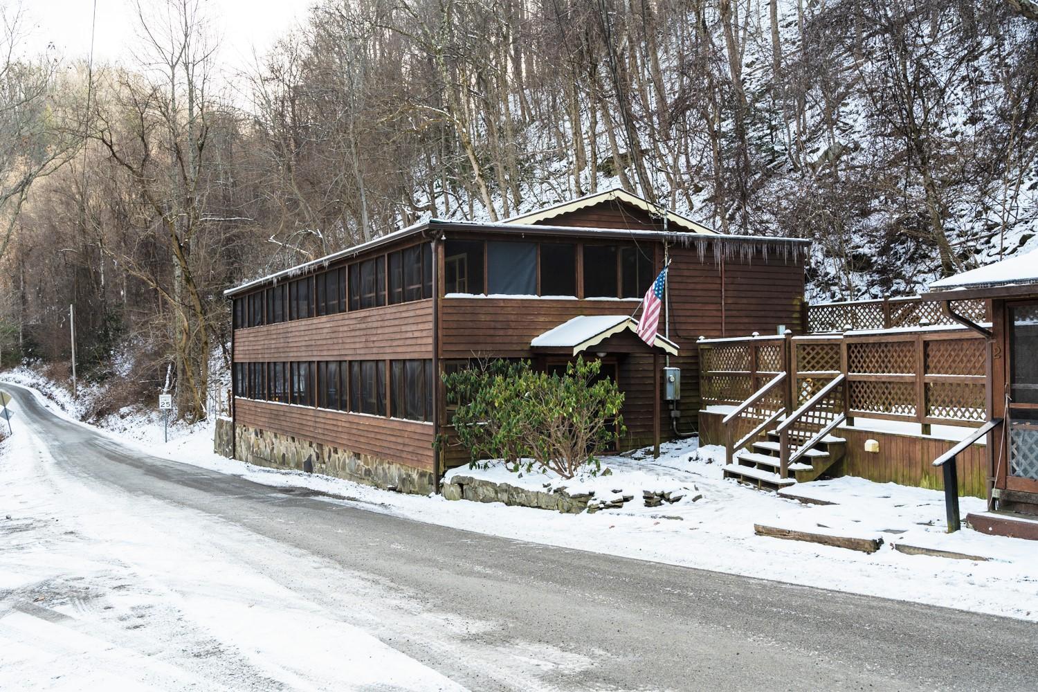 River Front Resort — hotel in Elkins