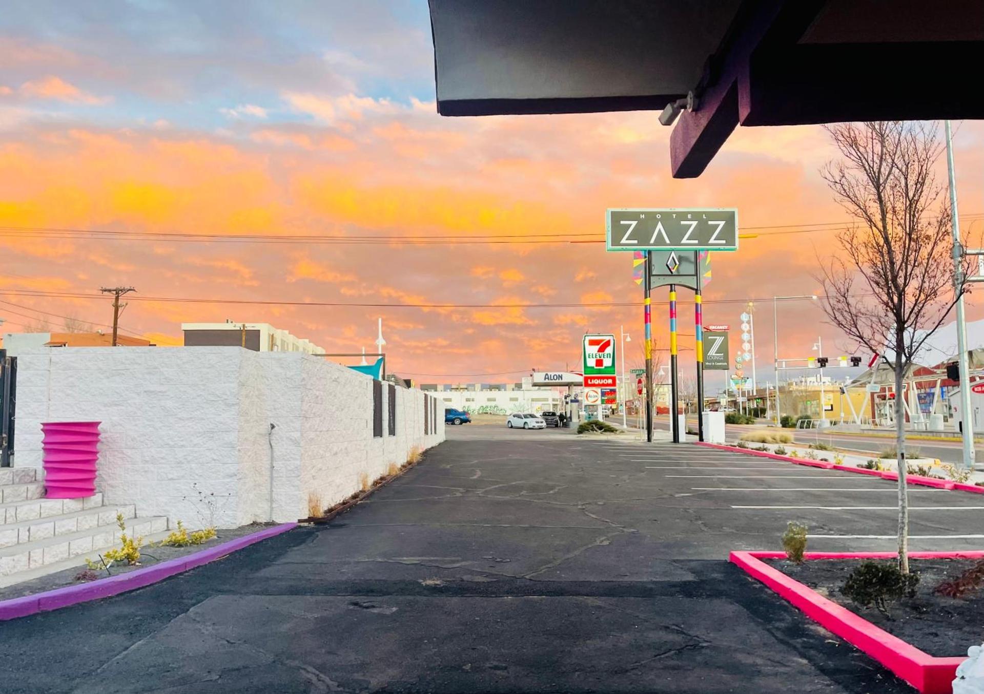 Hotel ZAZZ photo 36