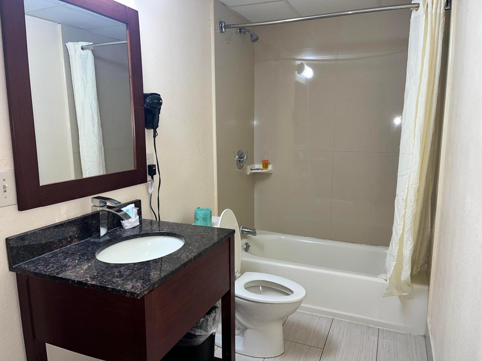 Circle Motor Lodge photo 18