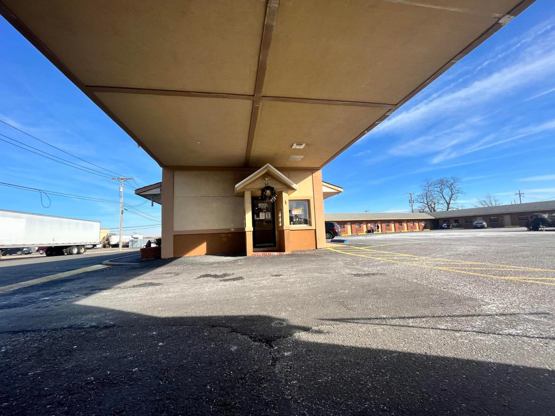 Circle Motor Lodge photo 3