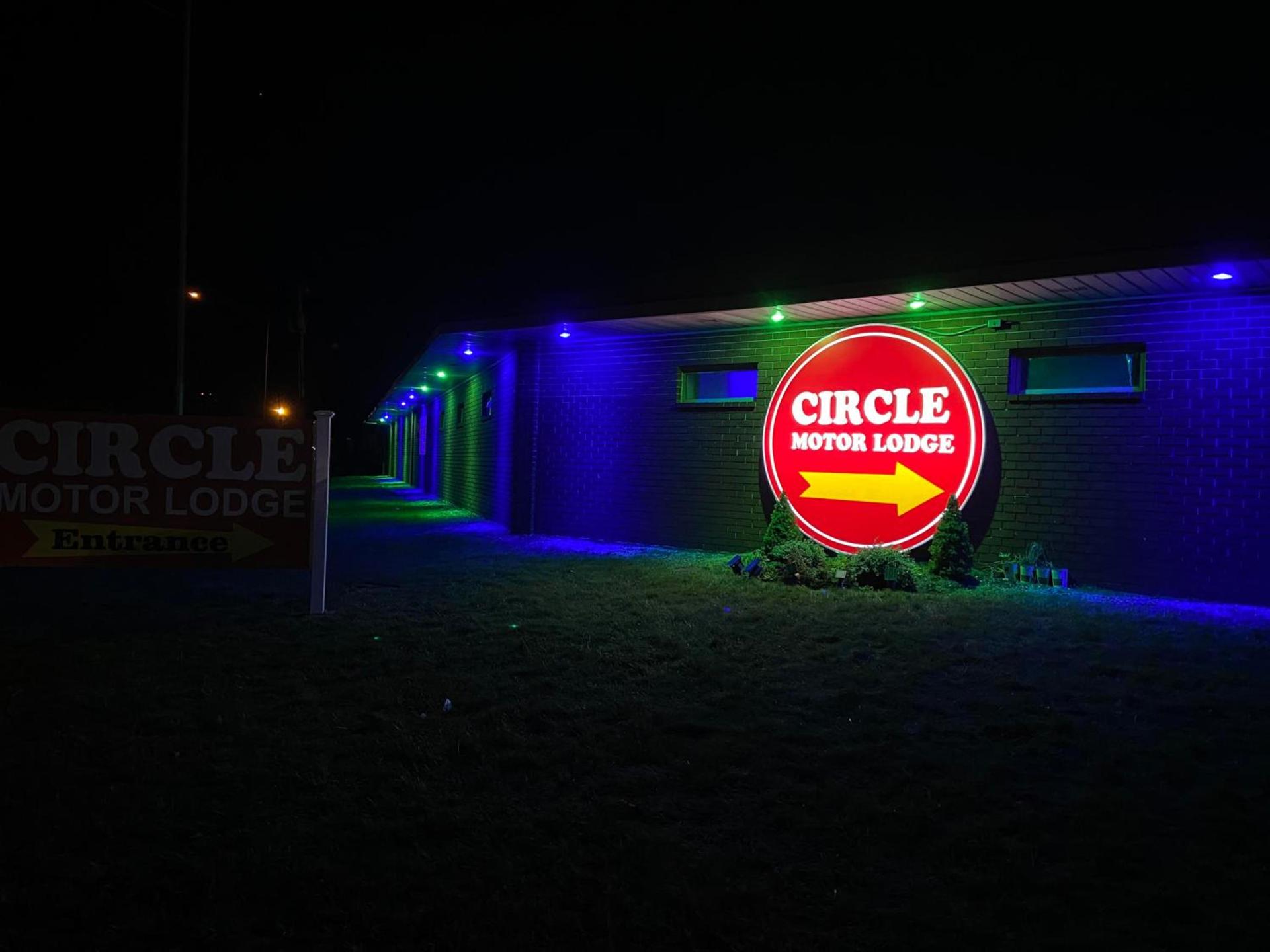 Circle Motor Lodge photo 2