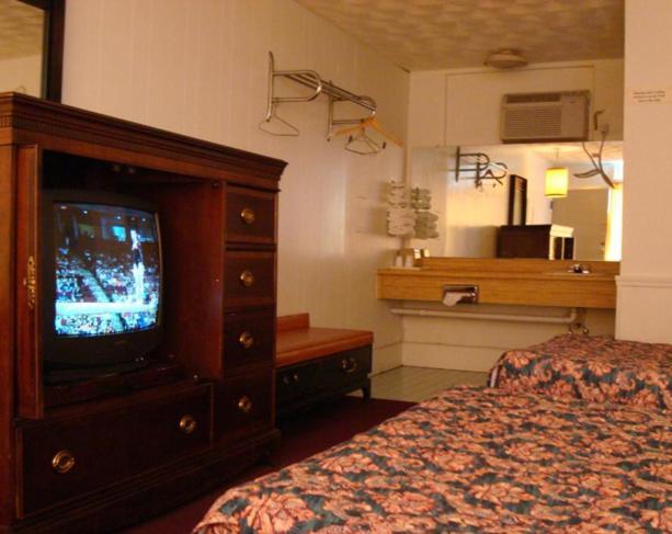 Gray Plaza Motel Benton Rend Lake I-57 photo 9