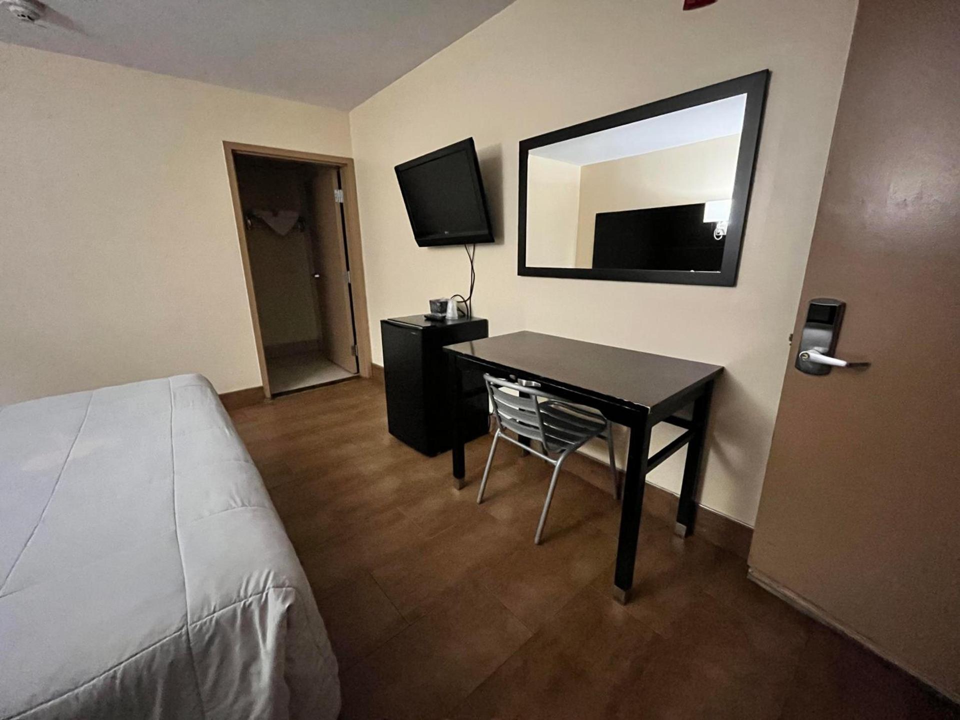 Circle Motor Lodge photo 10