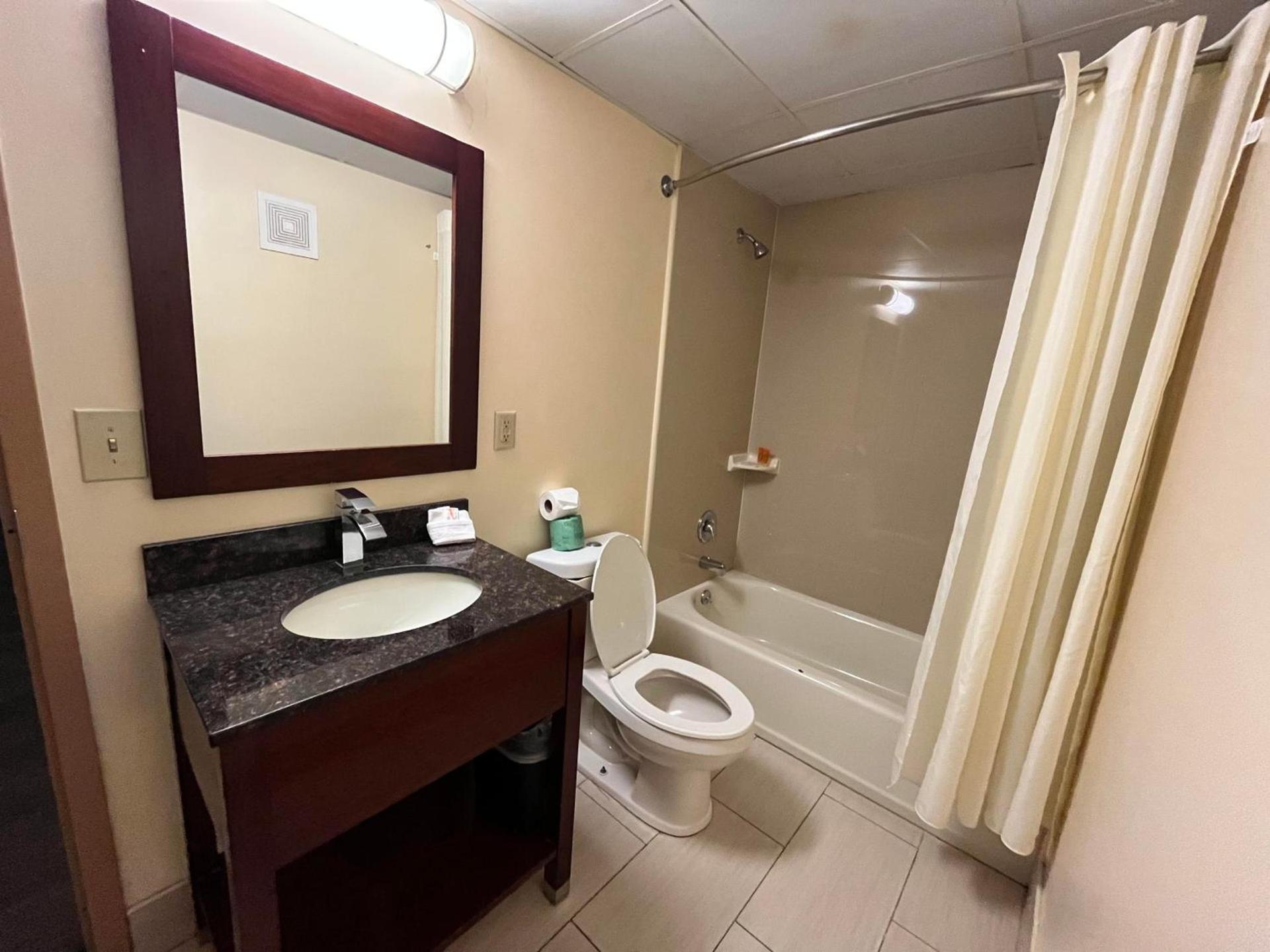 Circle Motor Lodge photo 45