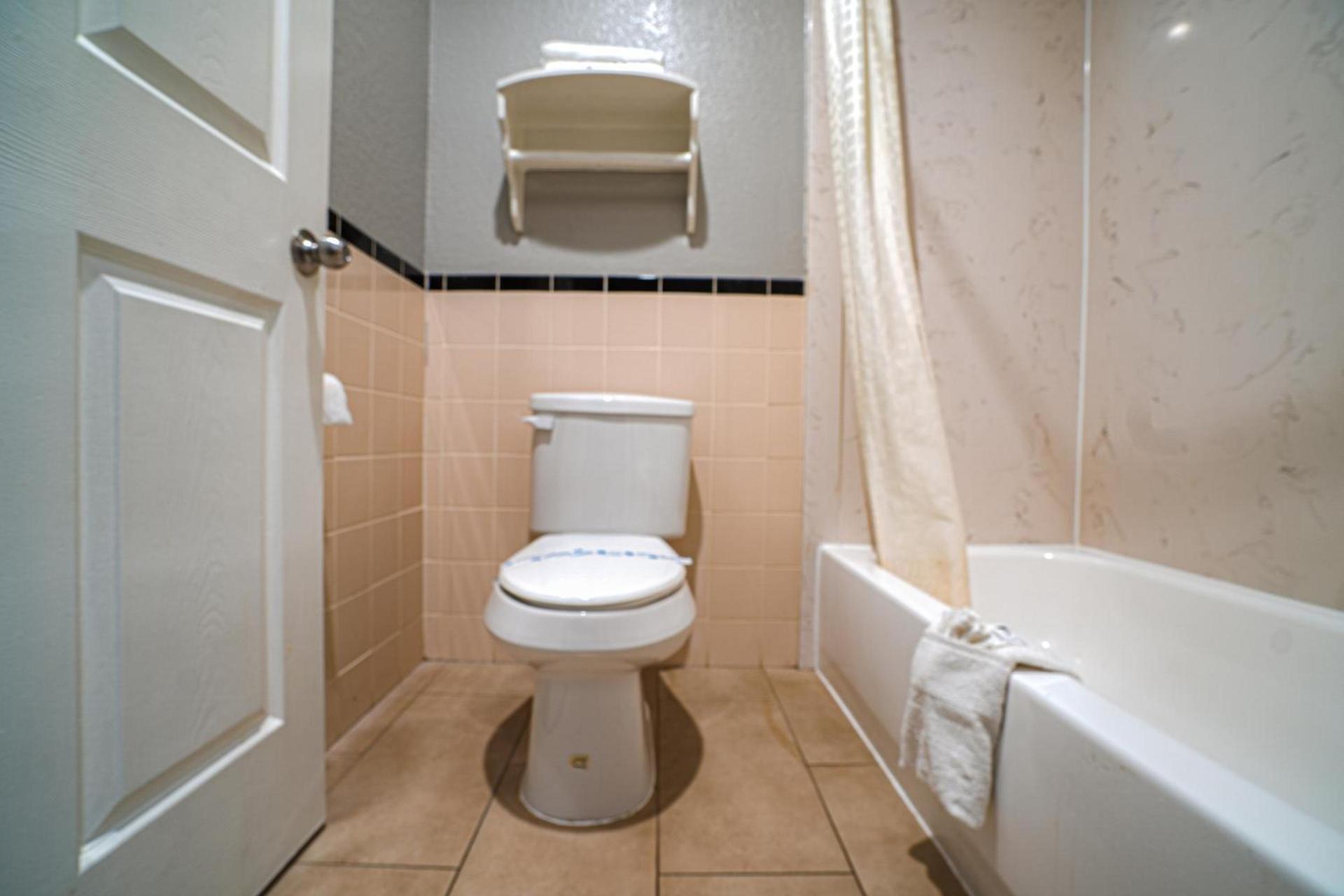 Hotel Bliss Kemah photo 32