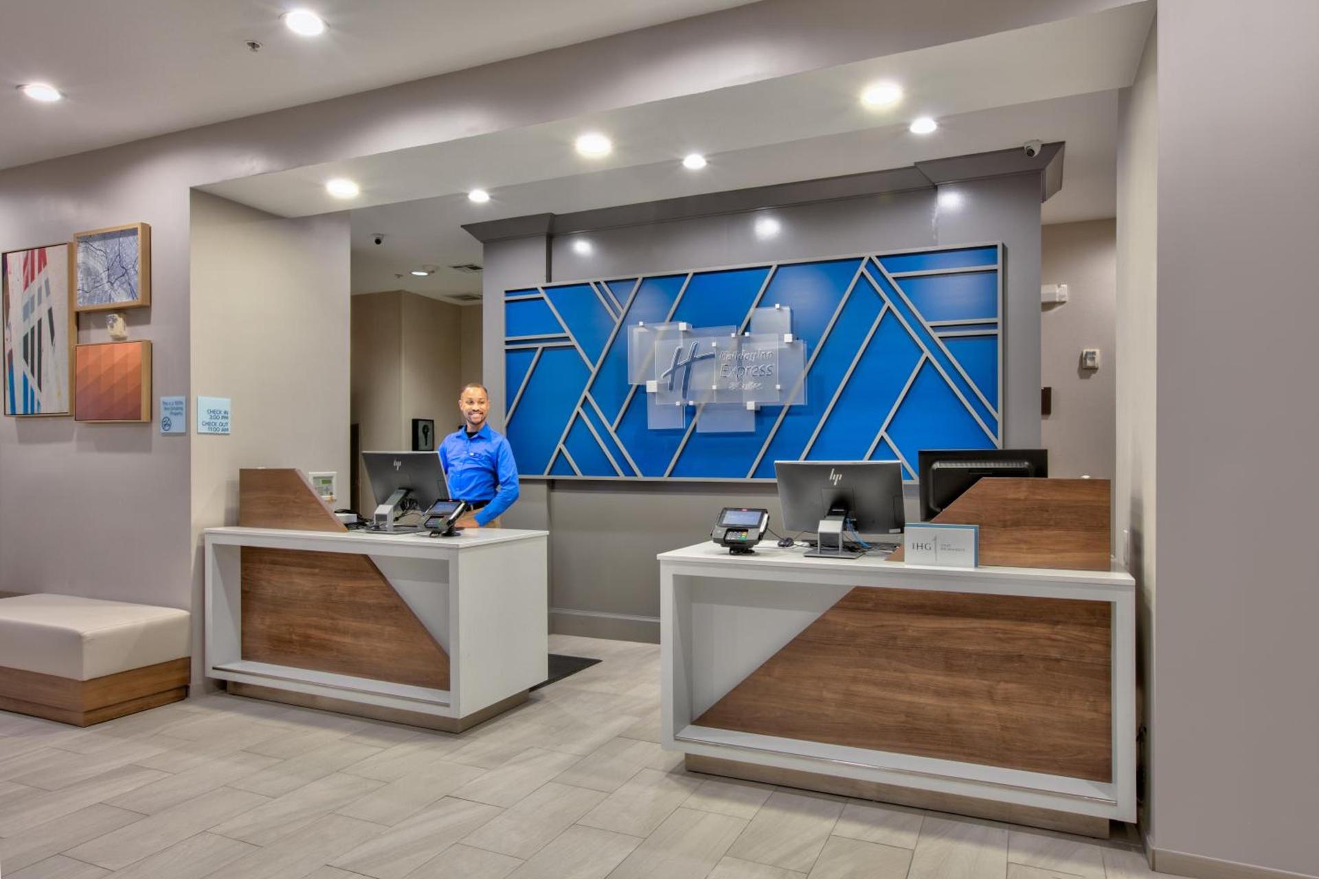 Holiday Inn Express & Suites North Dallas at Preston by IHG photo 11