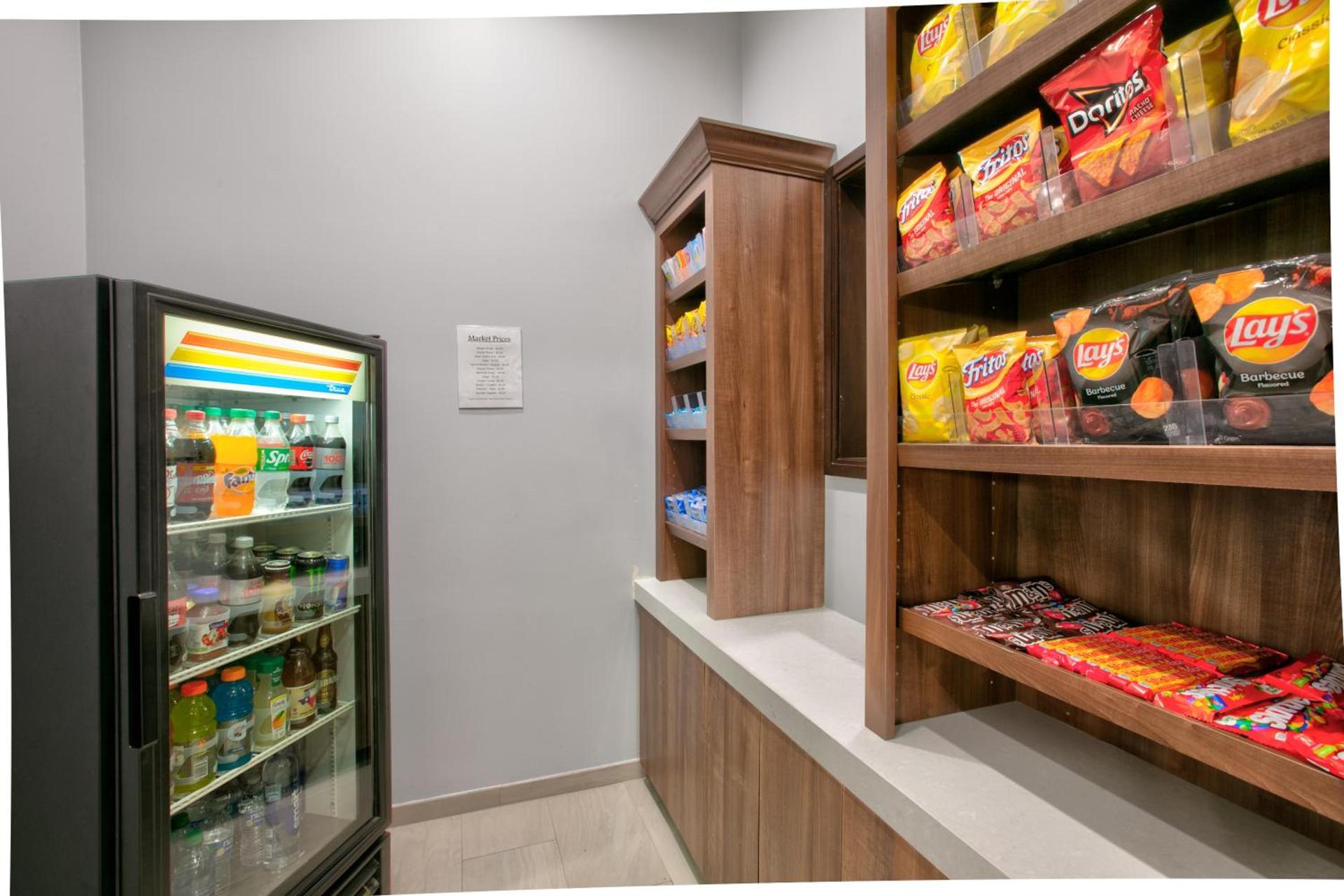 Holiday Inn Express & Suites North Dallas at Preston by IHG photo 21