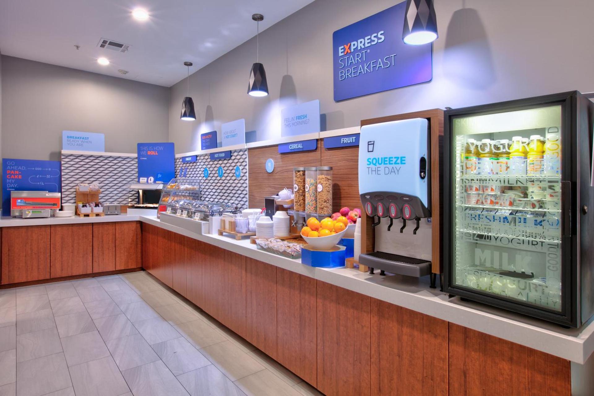 Holiday Inn Express & Suites North Dallas at Preston by IHG photo 22