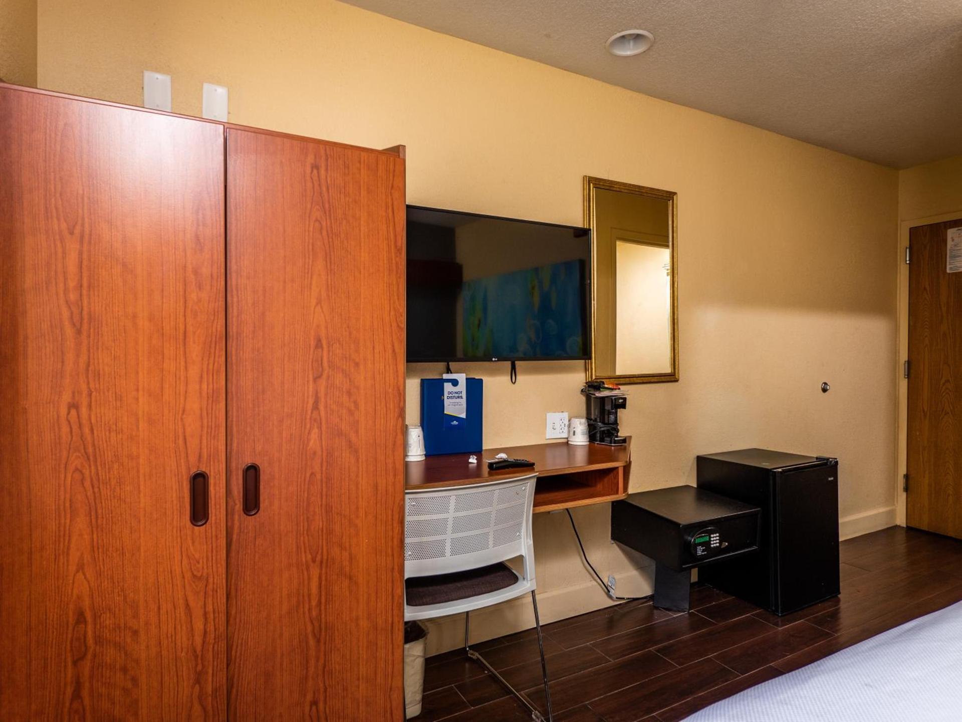 Microtel Inn and Suites Ocala photo 5