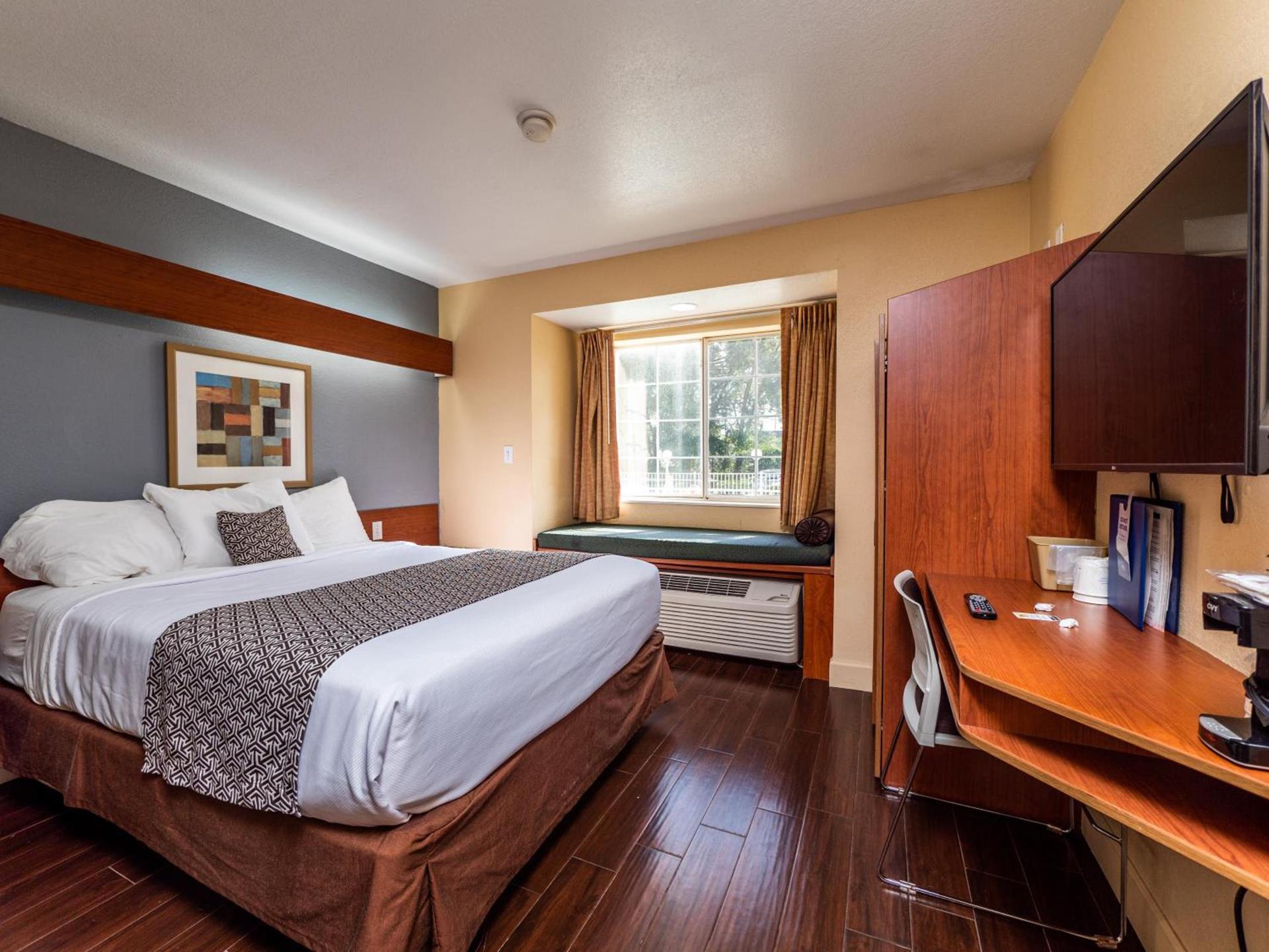 Microtel Inn and Suites Ocala photo 2