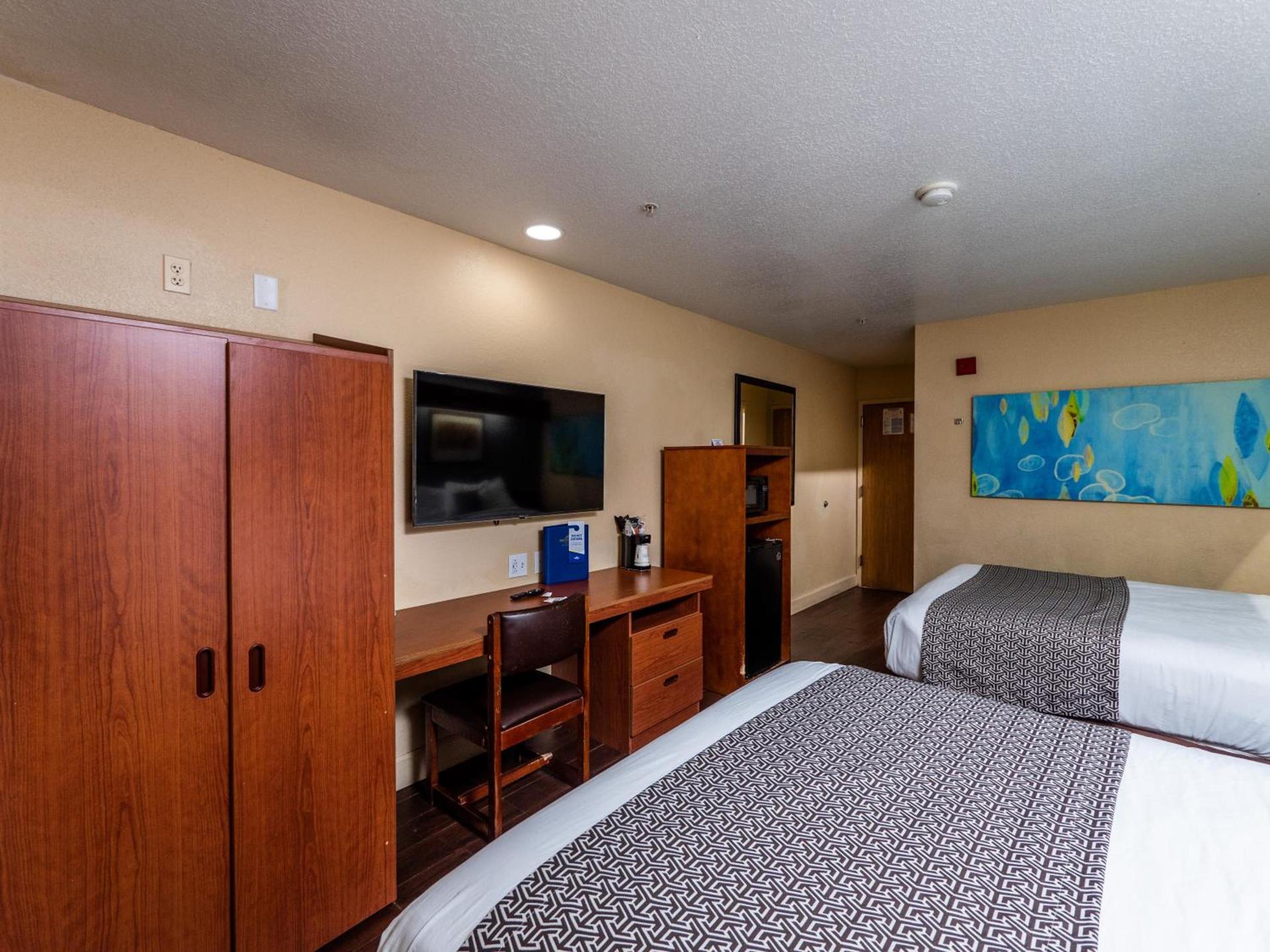 Microtel Inn and Suites Ocala photo 13