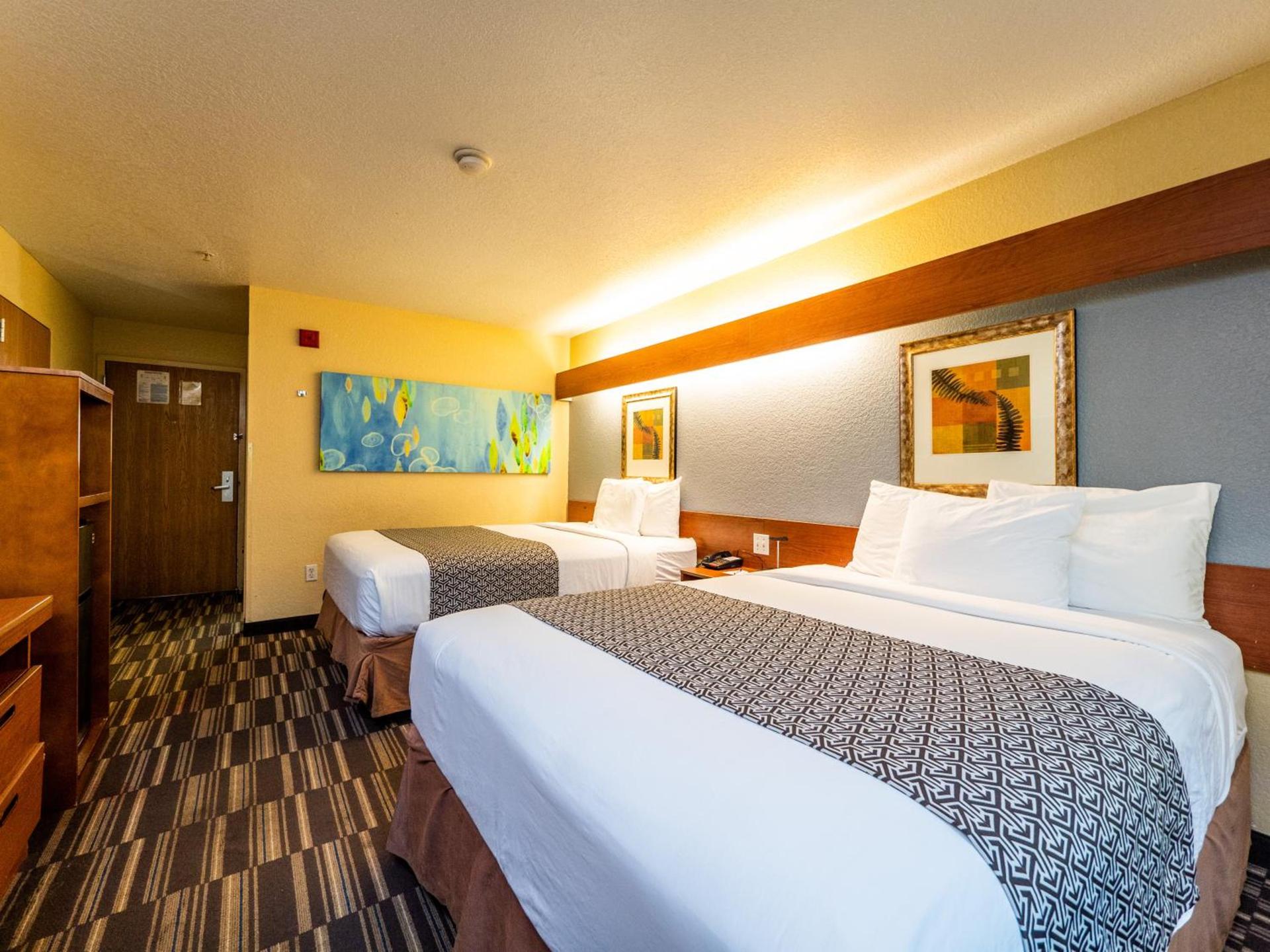 Microtel Inn and Suites Ocala photo 11