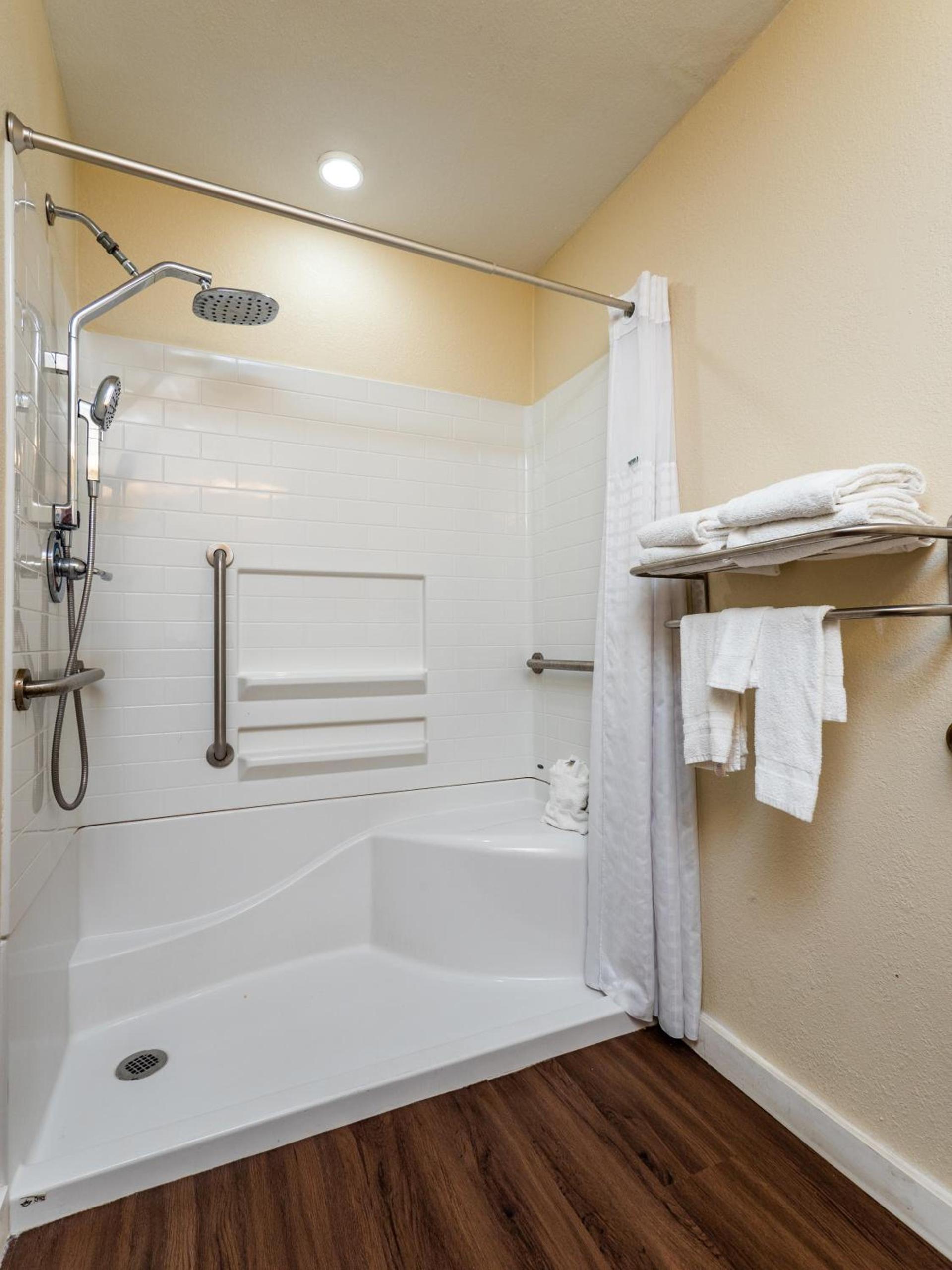 Microtel Inn and Suites Ocala photo 22