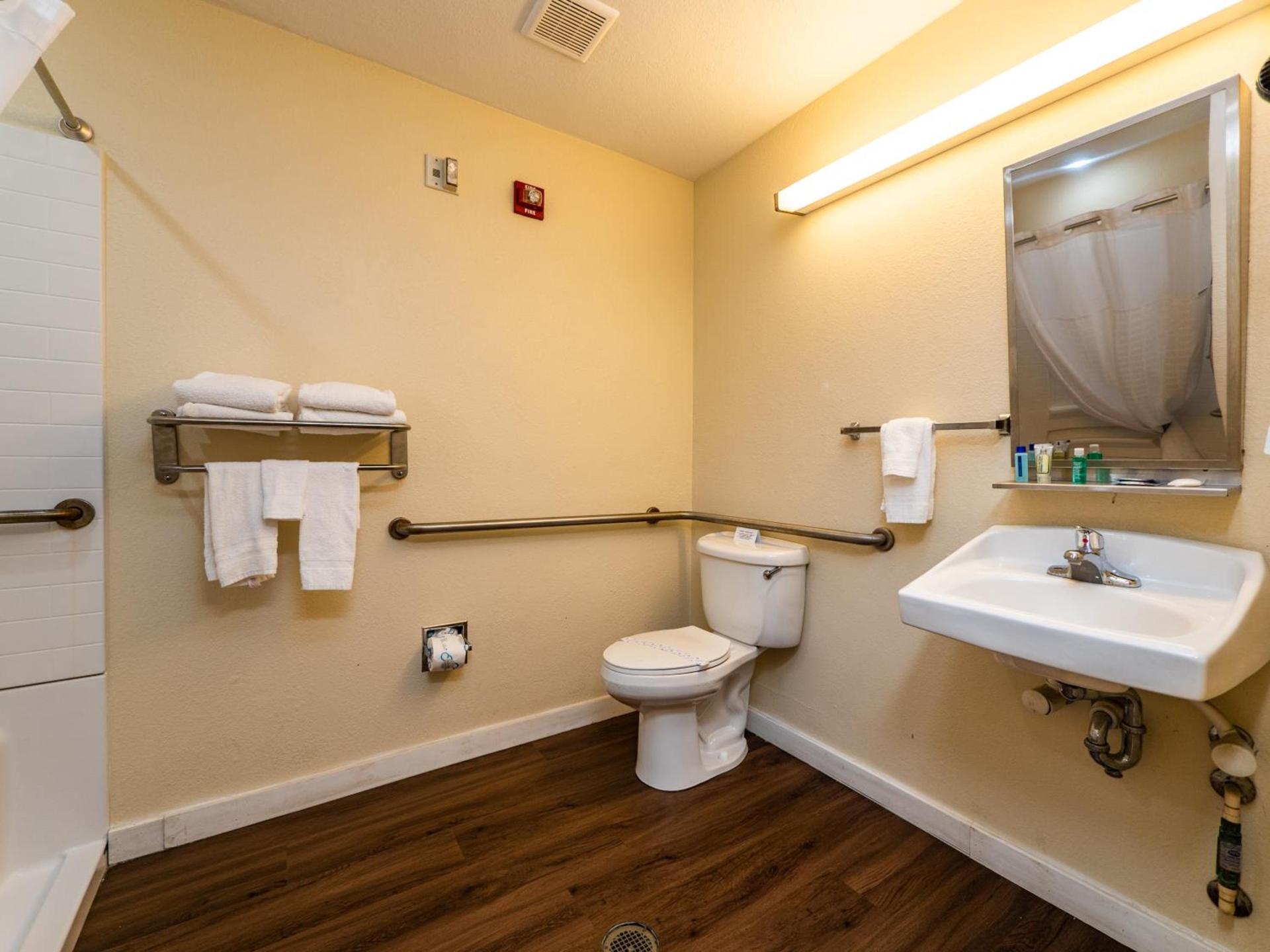 Microtel Inn and Suites Ocala photo 20