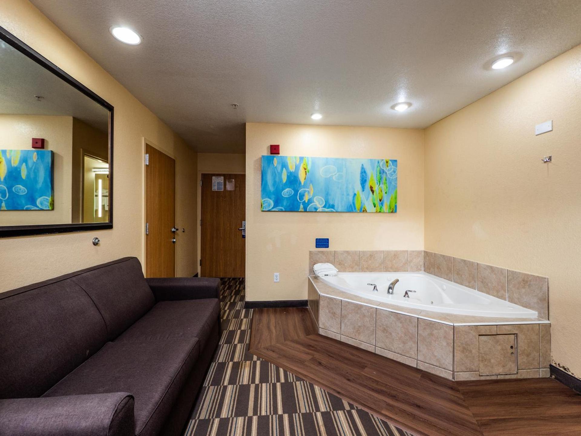 Microtel Inn and Suites Ocala photo 3