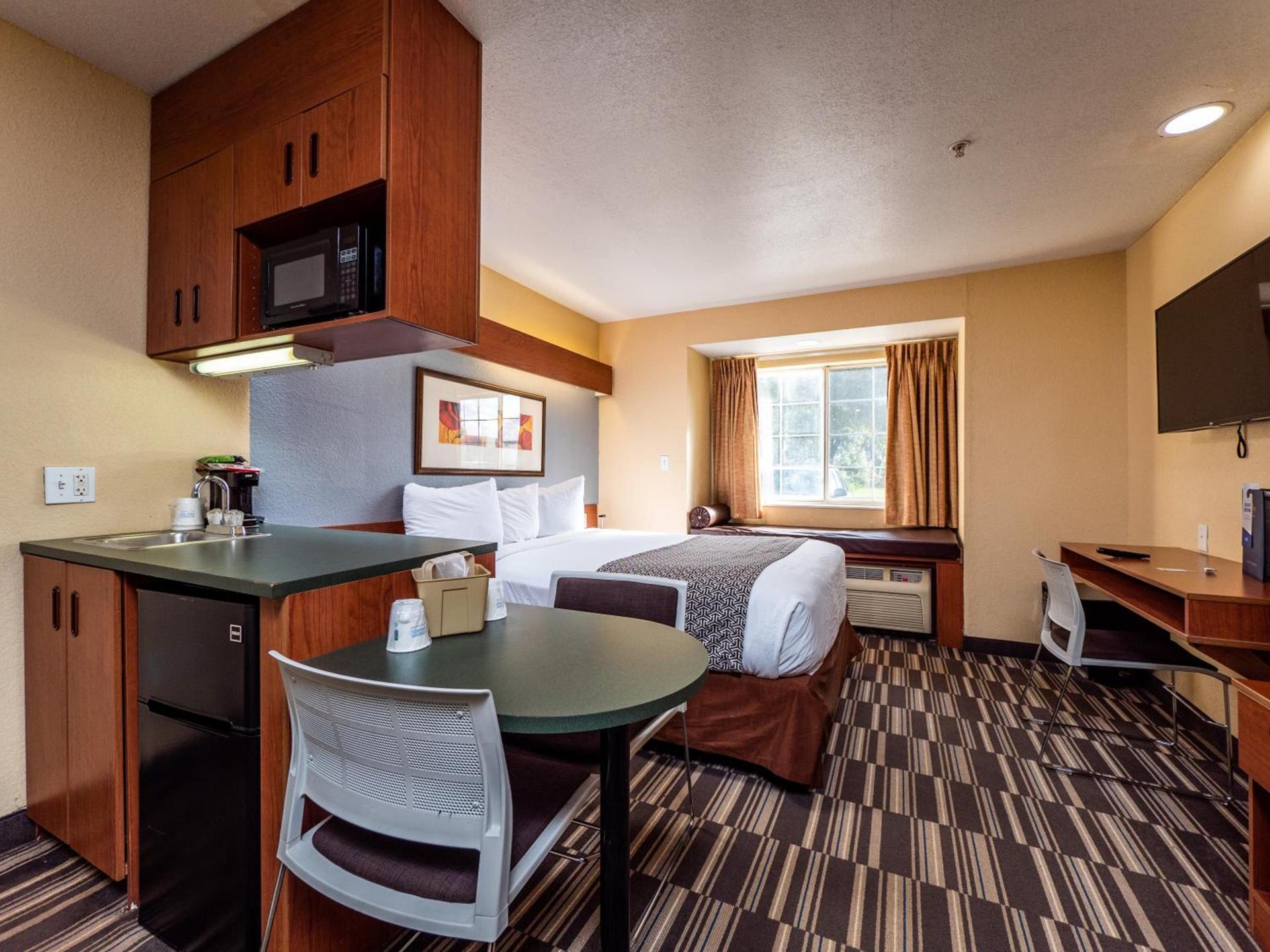 Microtel Inn and Suites Ocala photo 26