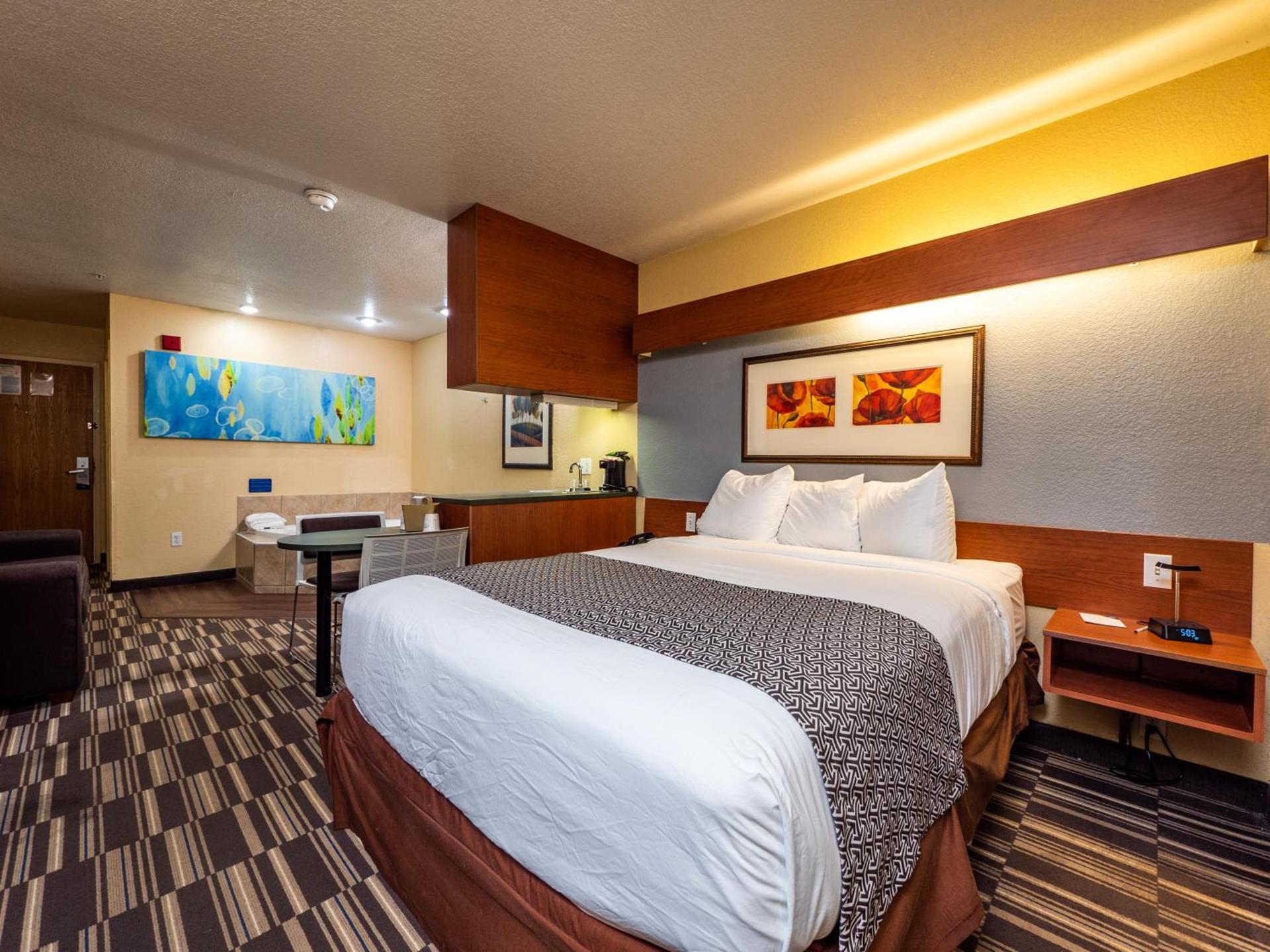 Microtel Inn and Suites Ocala photo 25