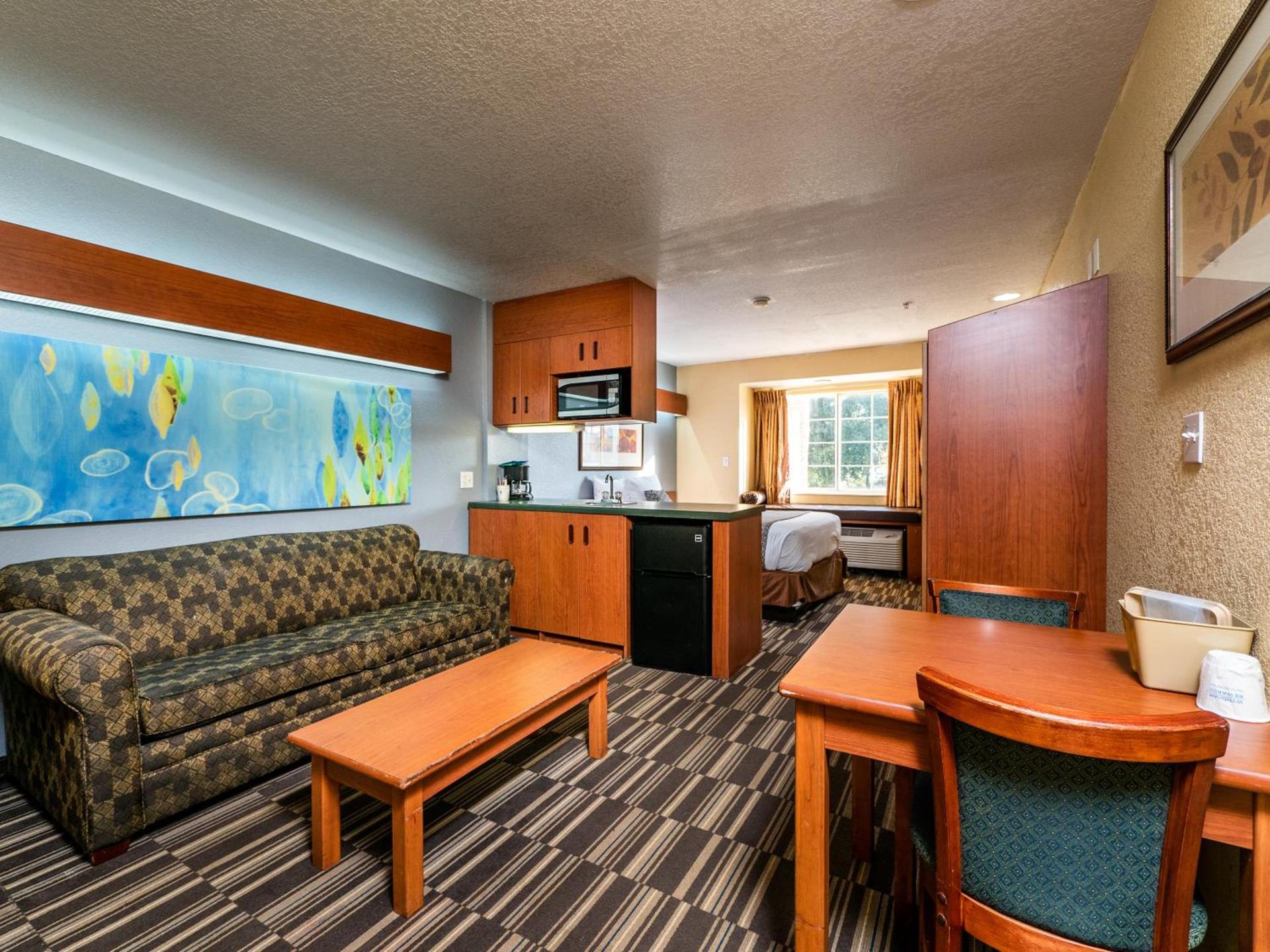Microtel Inn and Suites Ocala photo 28
