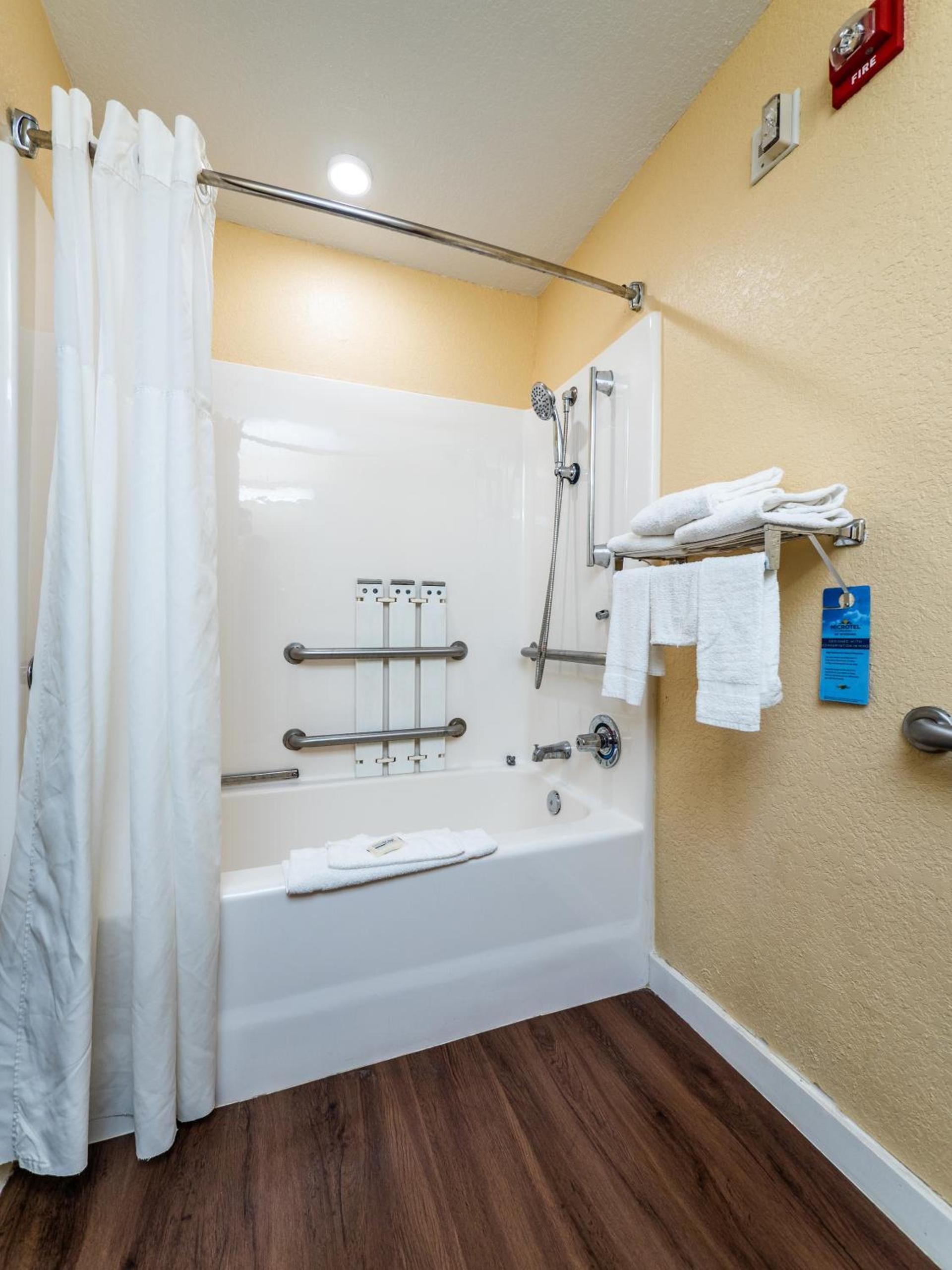 Microtel Inn and Suites Ocala photo 33
