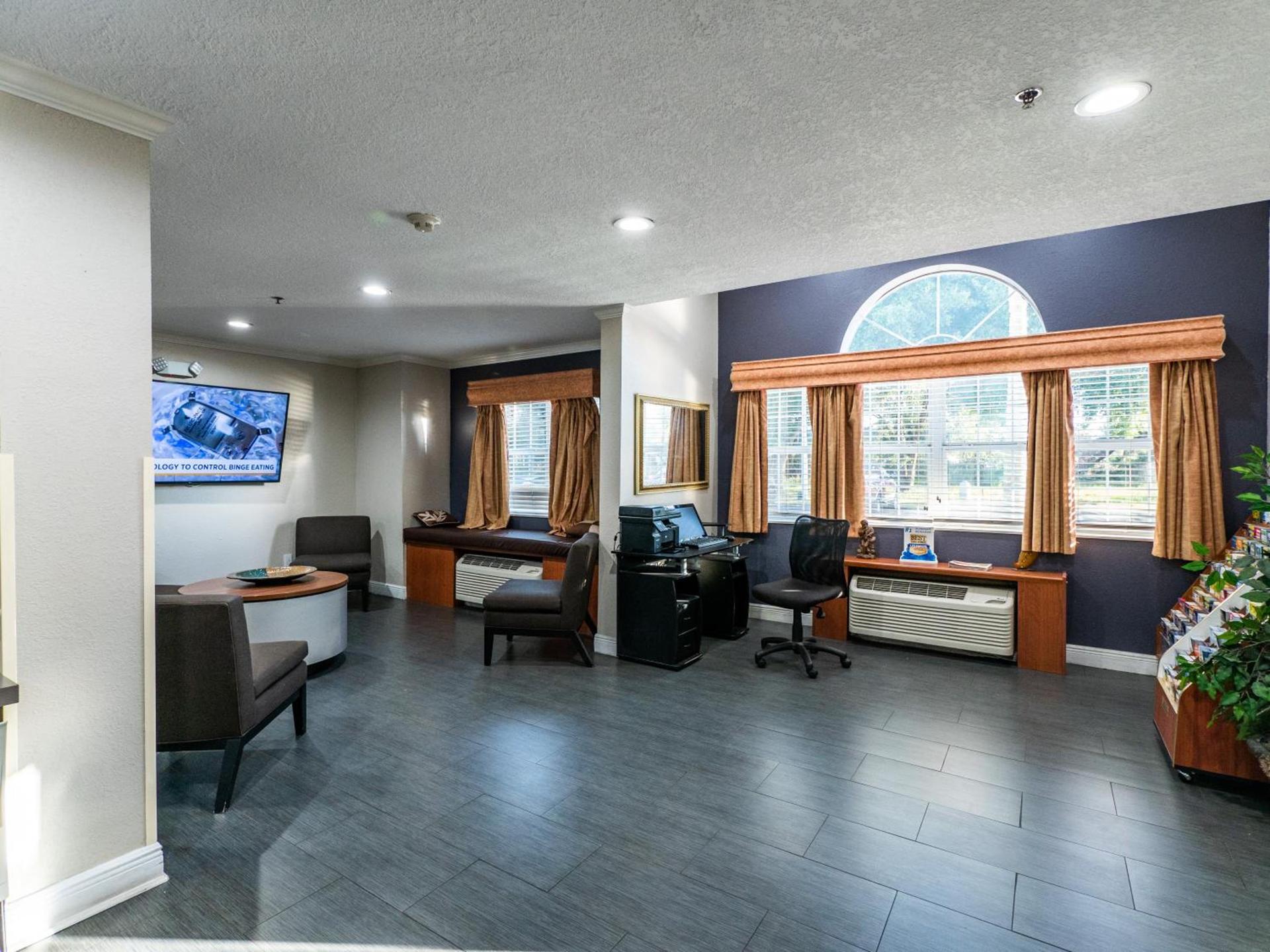 Microtel Inn and Suites Ocala photo 35