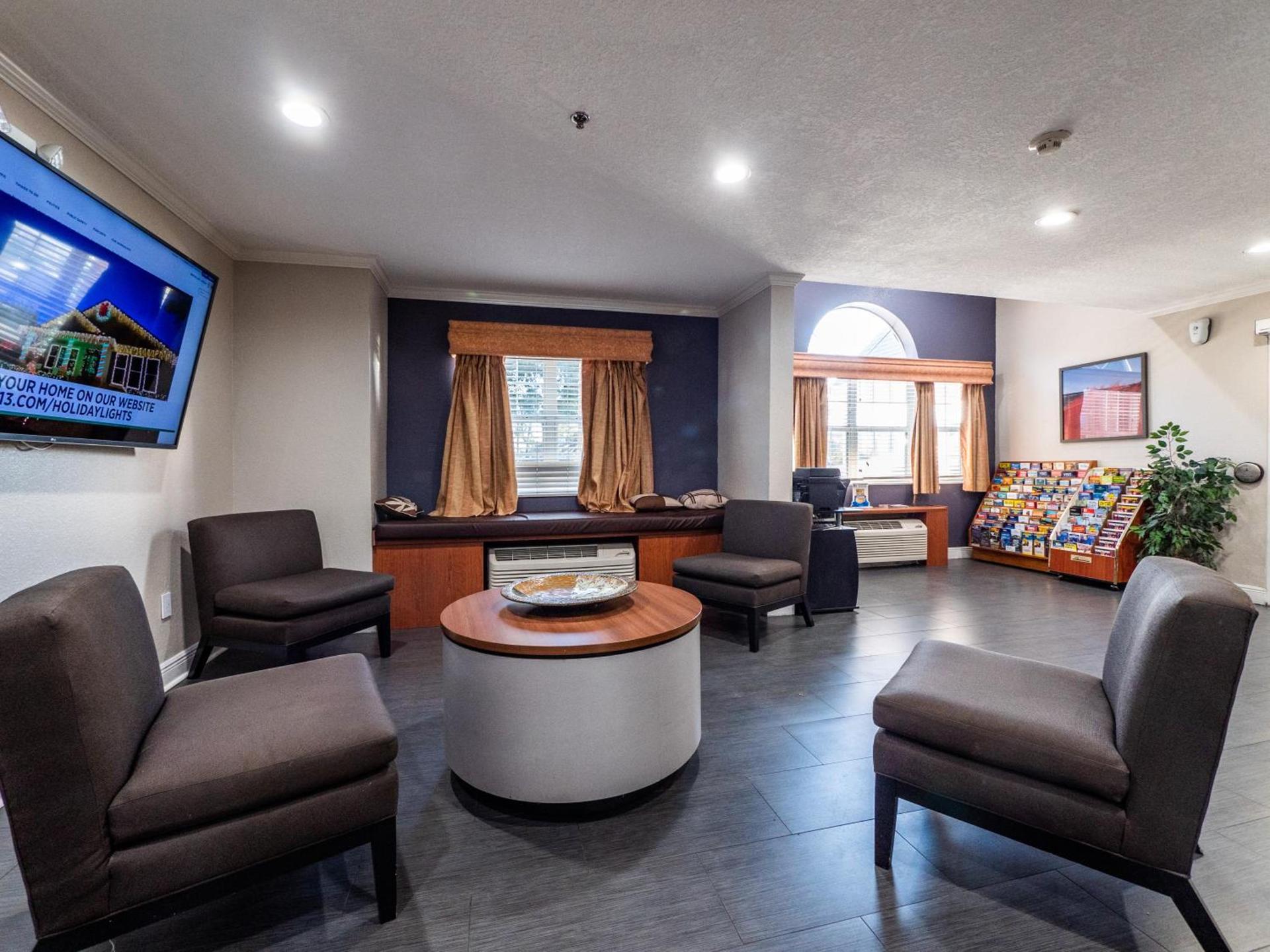 Microtel Inn and Suites Ocala photo 34