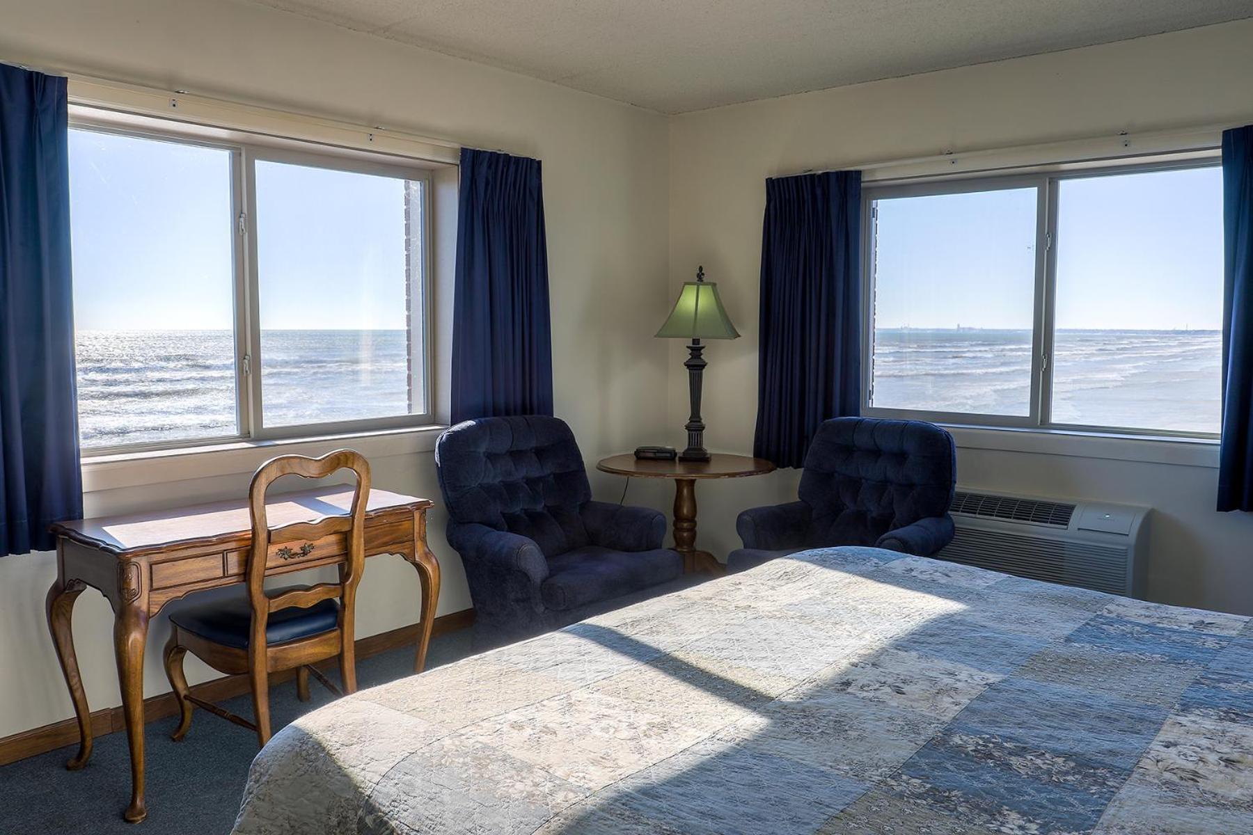 Lighthouse Inn - Two Rivers photo 41