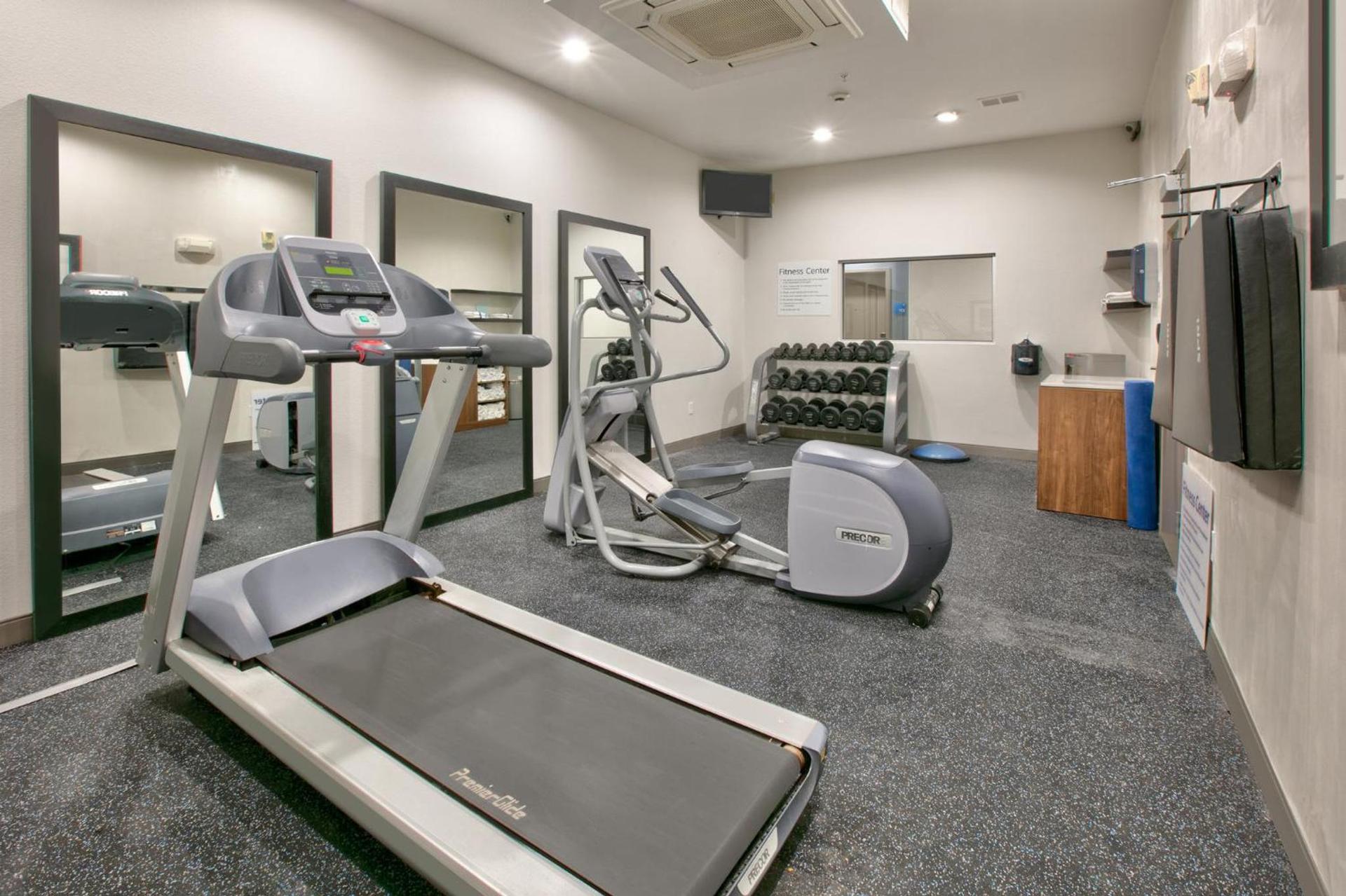 Holiday Inn Express & Suites North Dallas at Preston by IHG photo 66