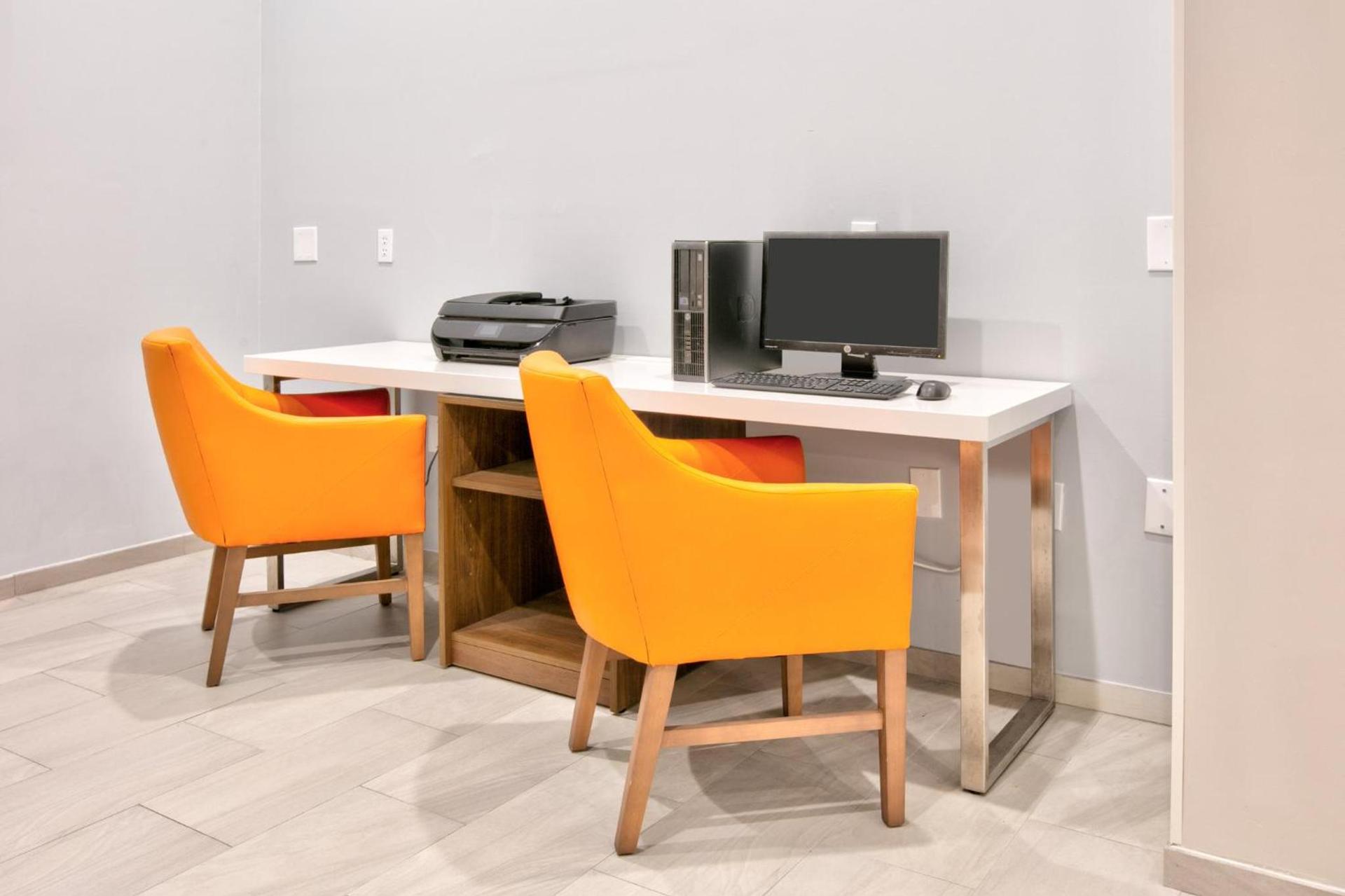 Holiday Inn Express & Suites North Dallas at Preston by IHG photo 69