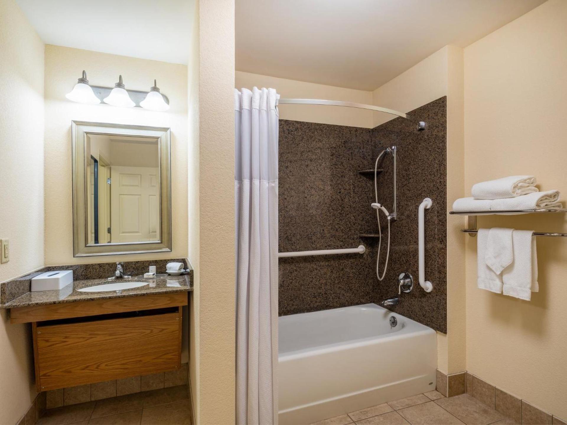 Staybridge Suites Milwaukee Airport South by IHG photo 17