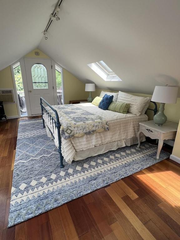 New Listing ! Captain's Cottage - Cold Spring Harbor Water Views photo 3