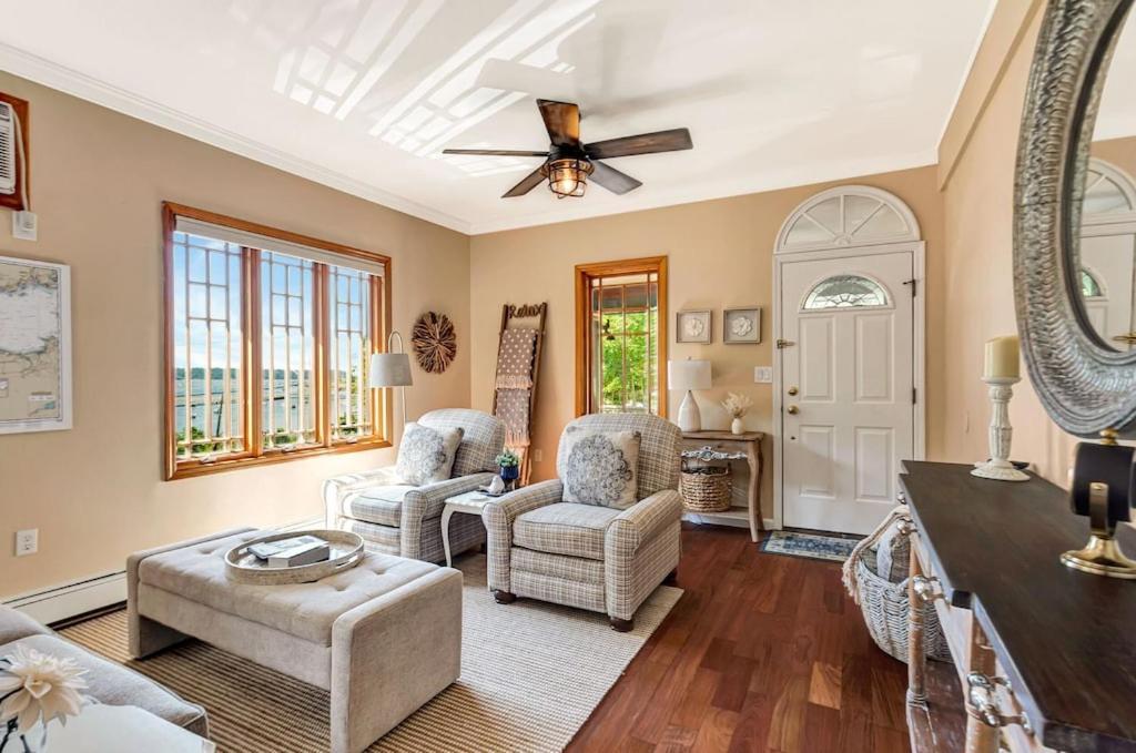 New Listing ! Captain's Cottage - Cold Spring Harbor Water Views photo 11