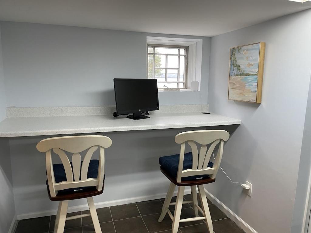New Listing ! Captain's Cottage - Cold Spring Harbor Water Views photo 12