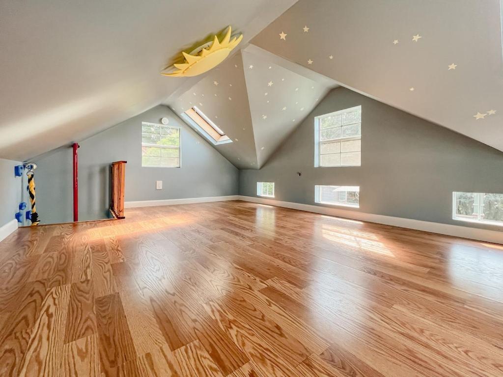 New Listing ! Captain's Cottage - Cold Spring Harbor Water Views photo 16