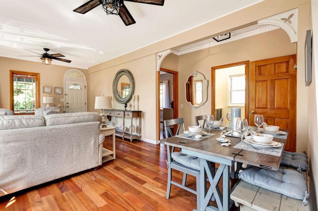 New Listing ! Captain's Cottage - Cold Spring Harbor Water Views photo 17